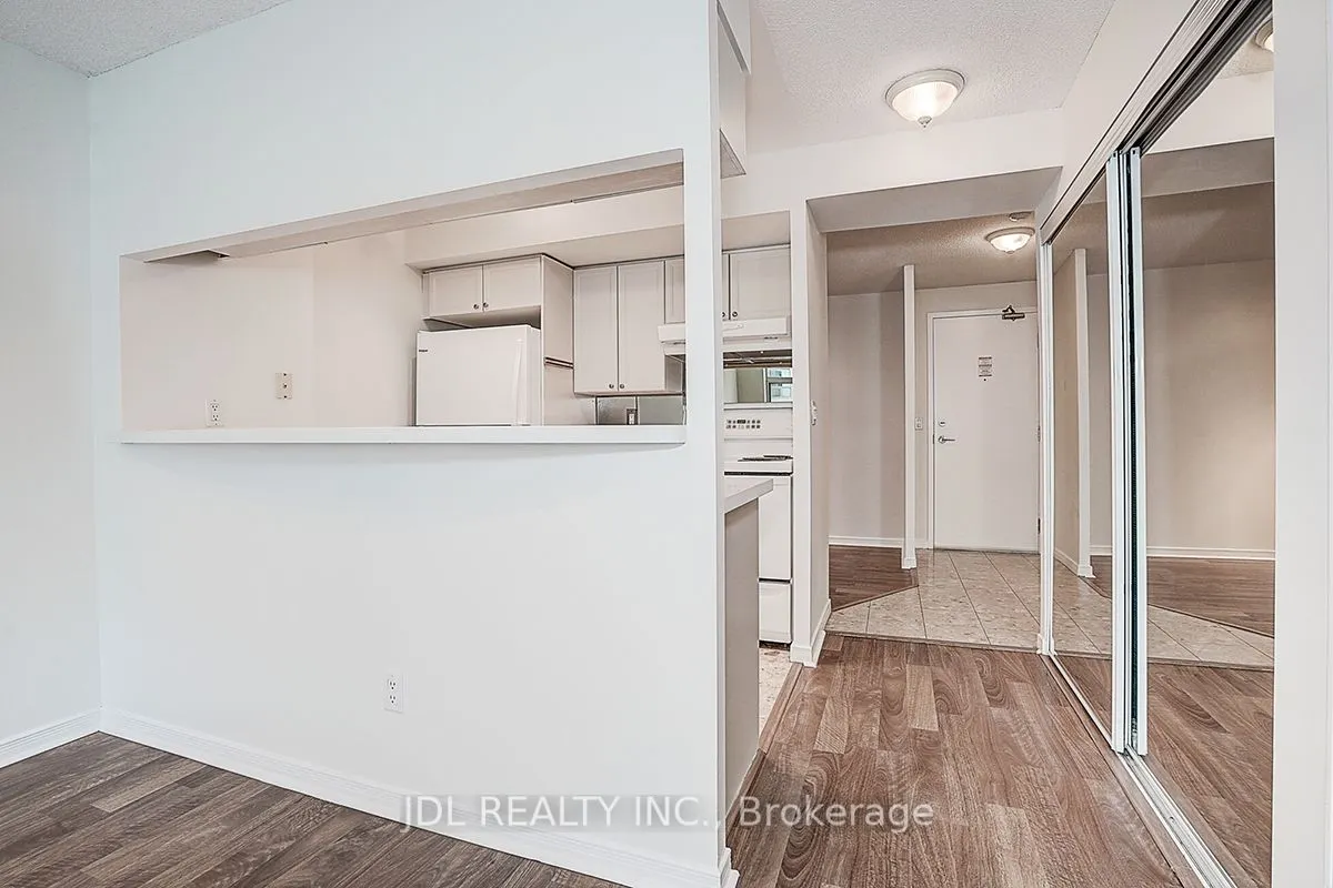 109 Front Street E, #823