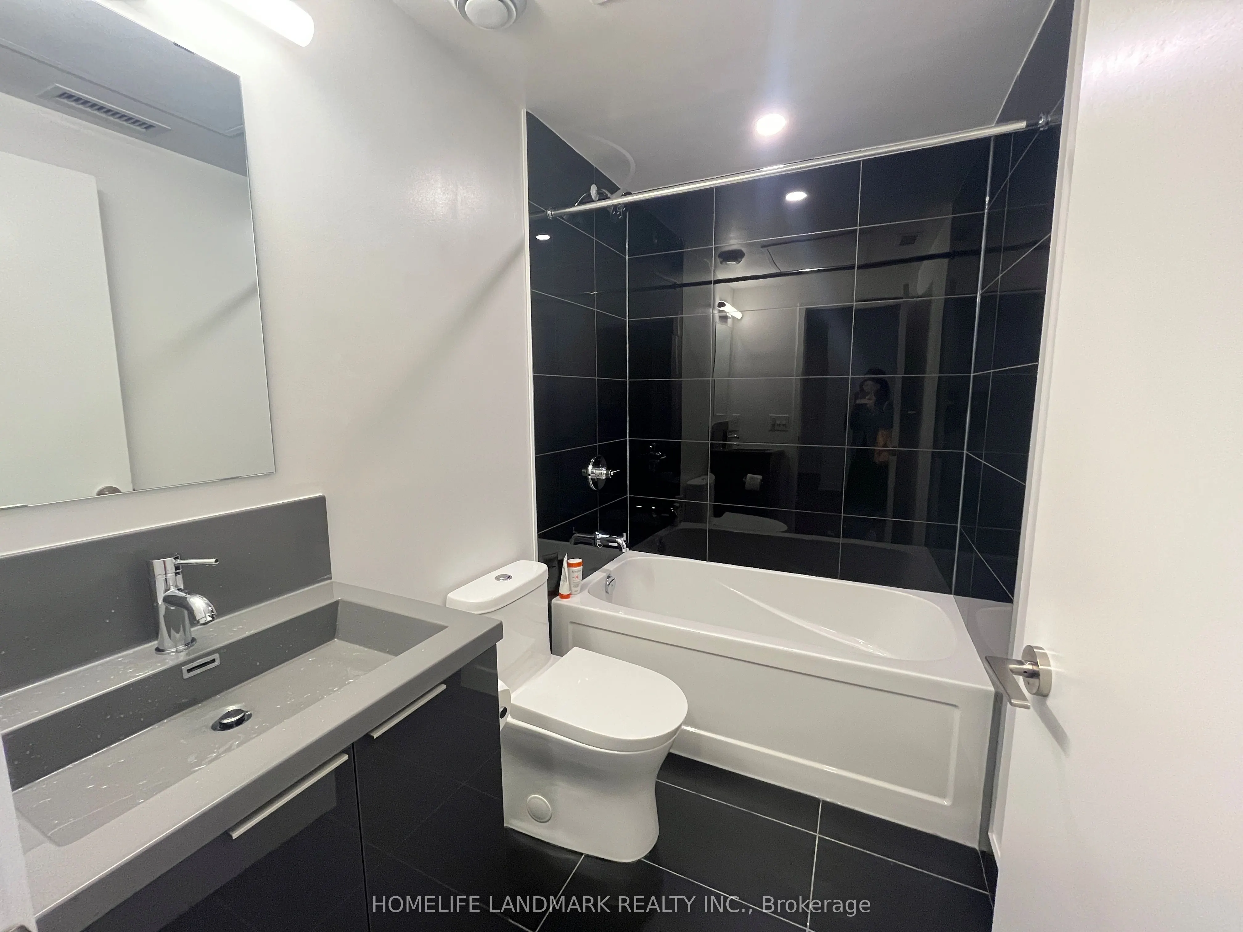 121 St Patrick Street, #715