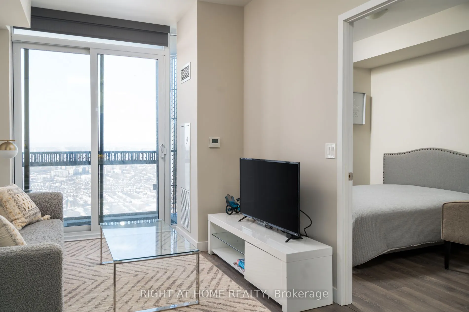 8 Eglinton Avenue E, #5703
