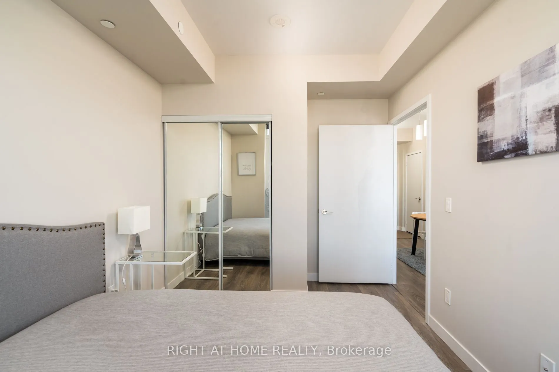 8 Eglinton Avenue E, #5703