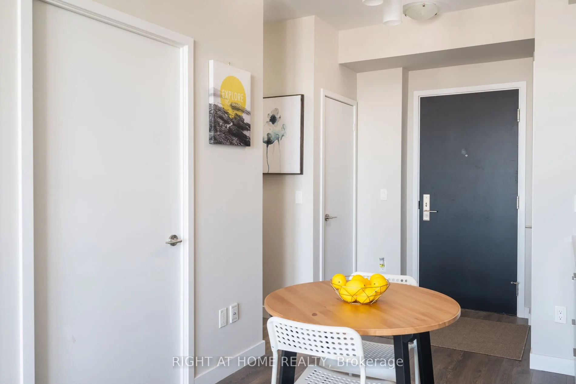 8 Eglinton Avenue E, #5703