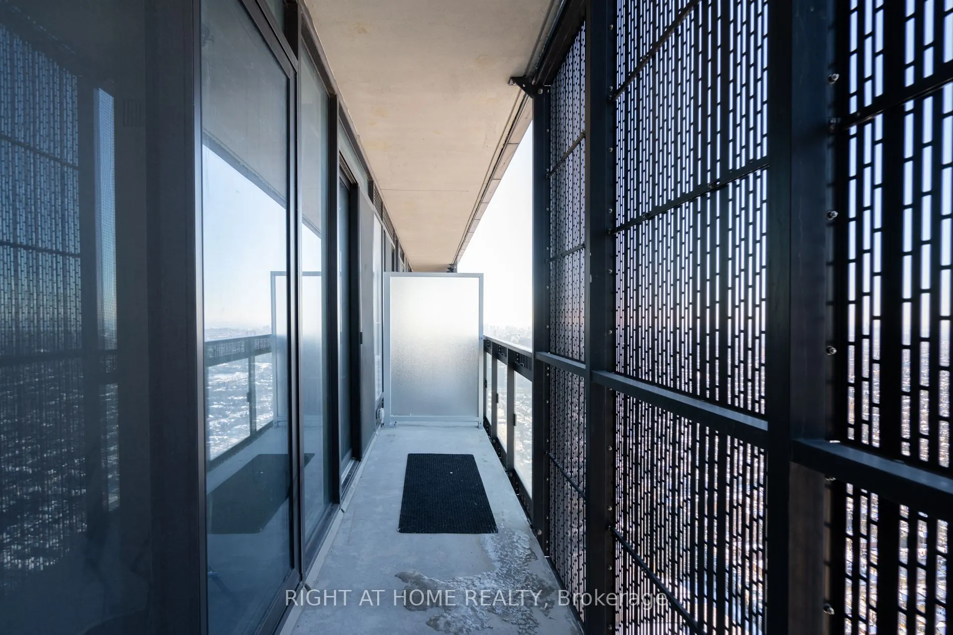 8 Eglinton Avenue E, #5703