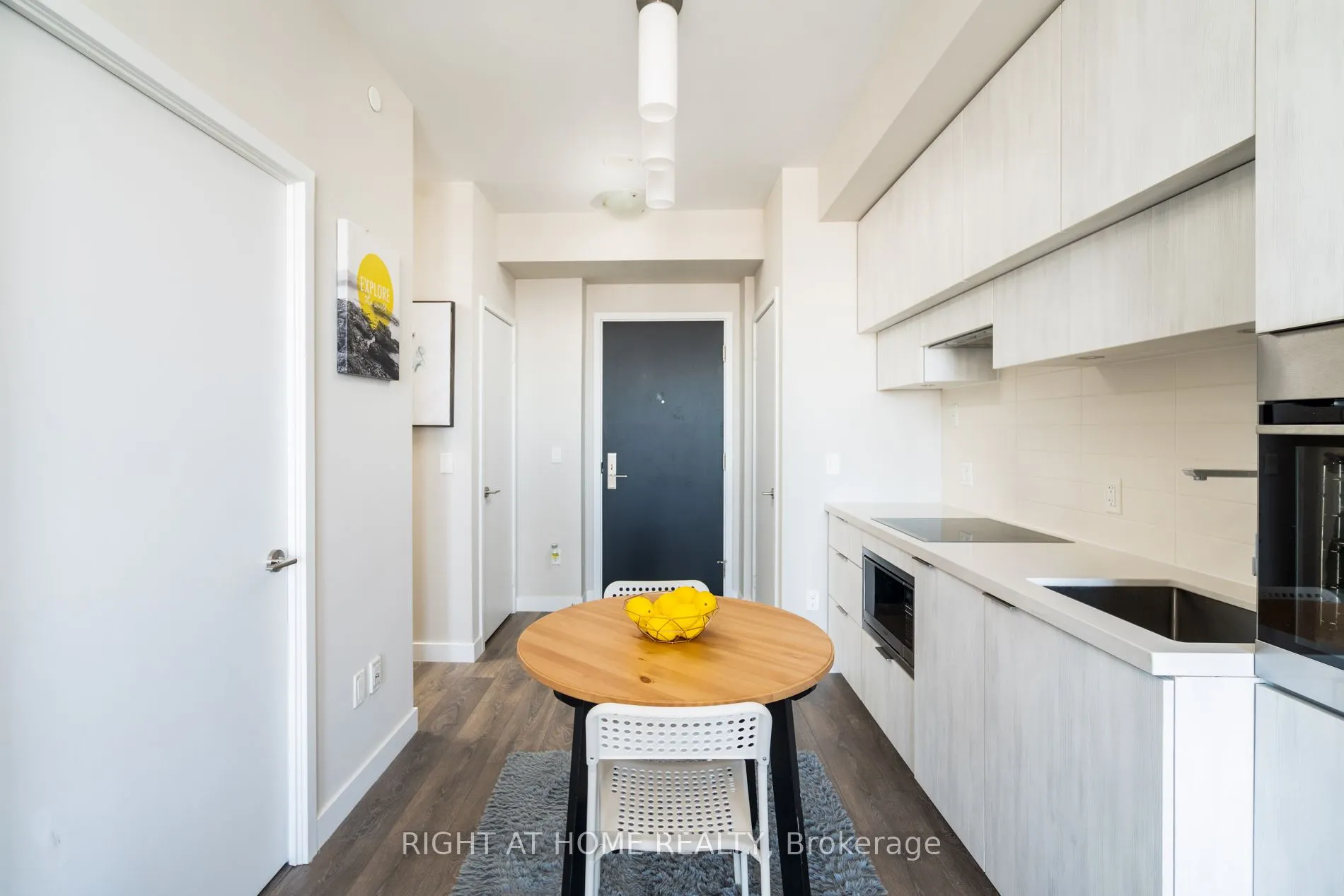 8 Eglinton Avenue E, #5703