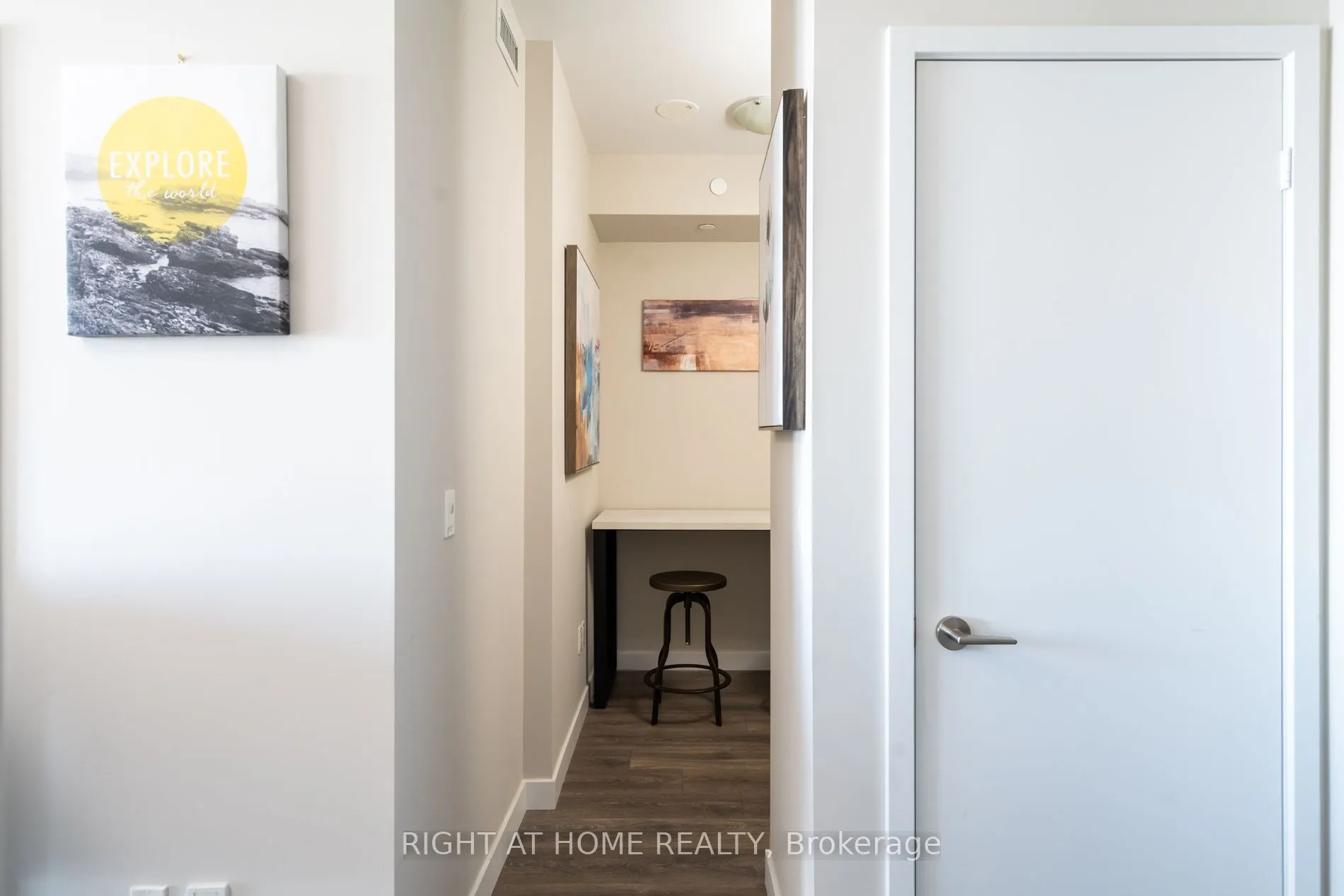 8 Eglinton Avenue E, #5703