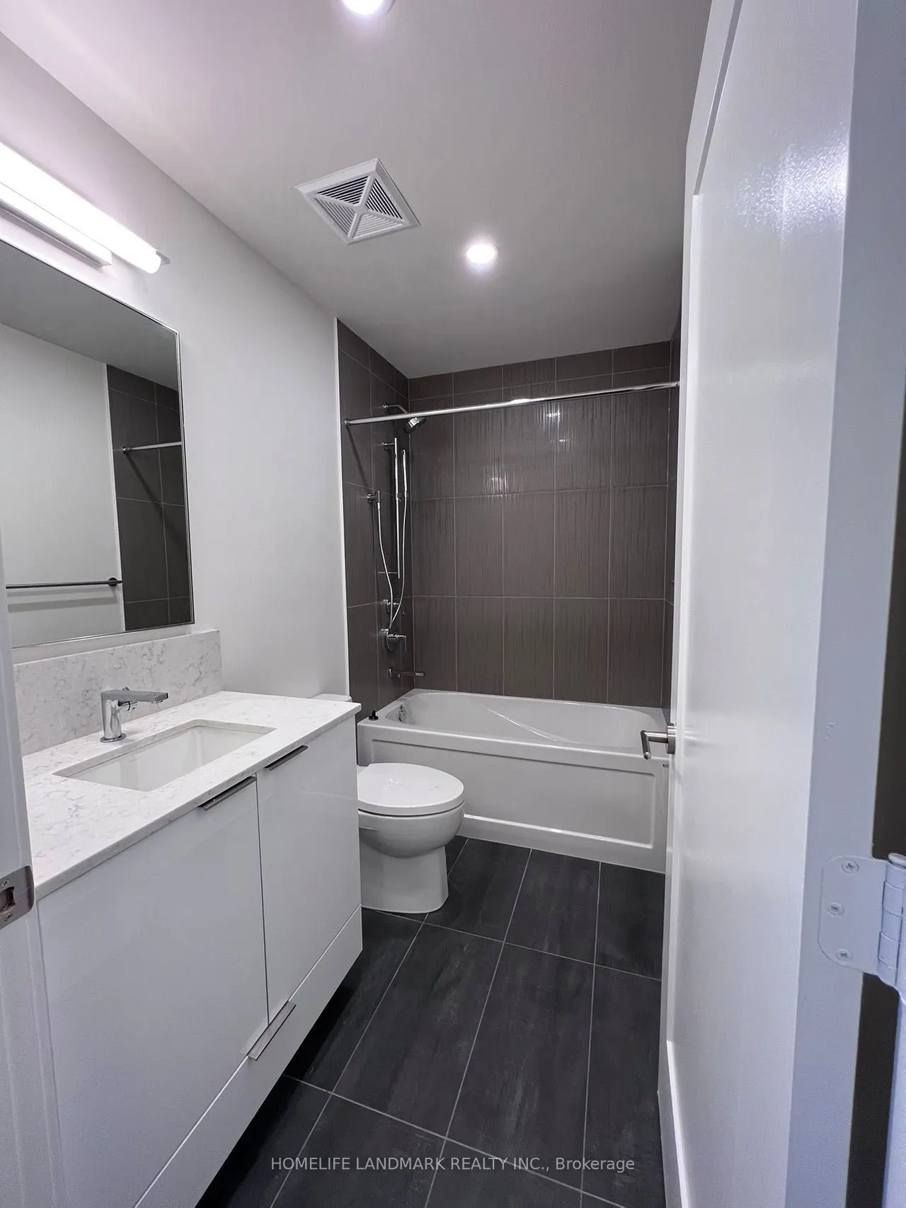 28 Freeland Street, #3304