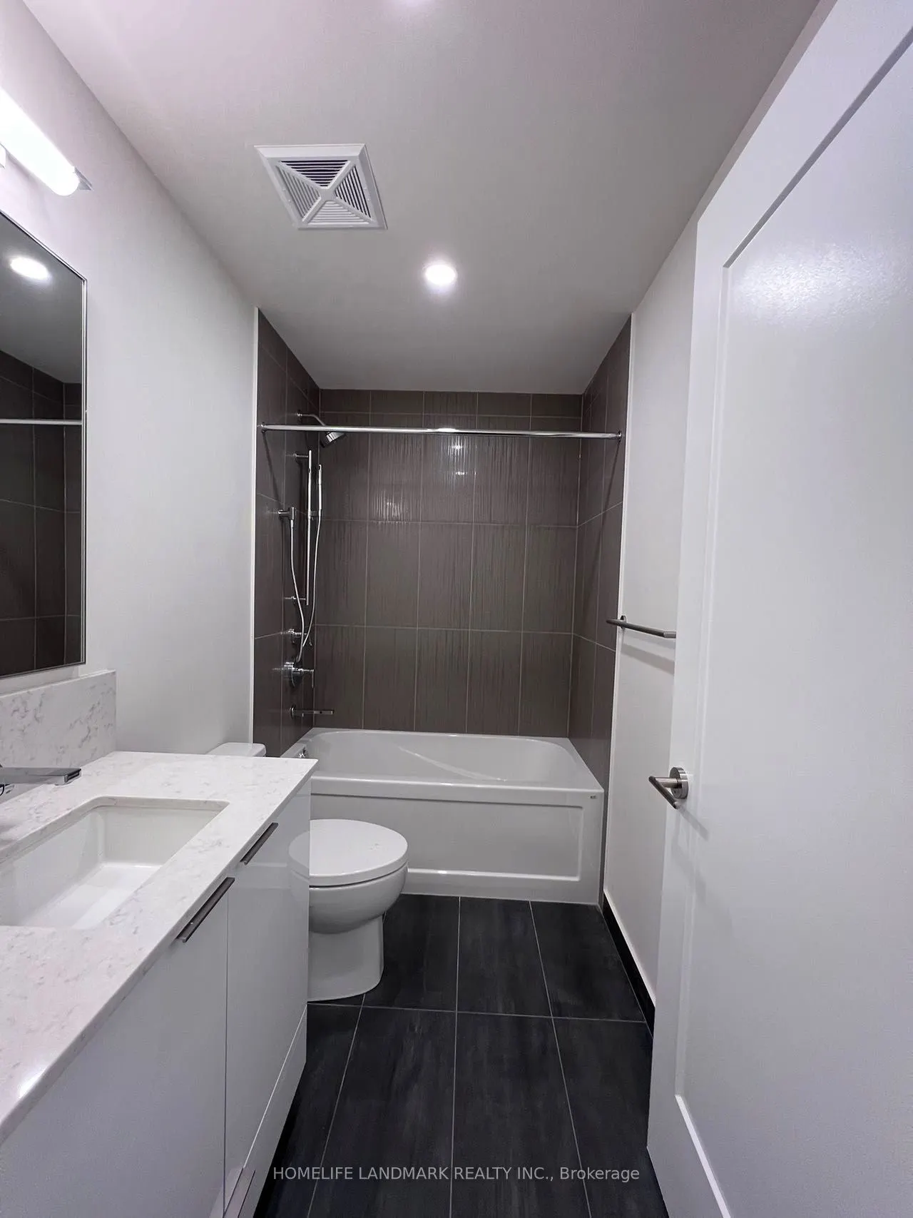 28 Freeland Street, #3304