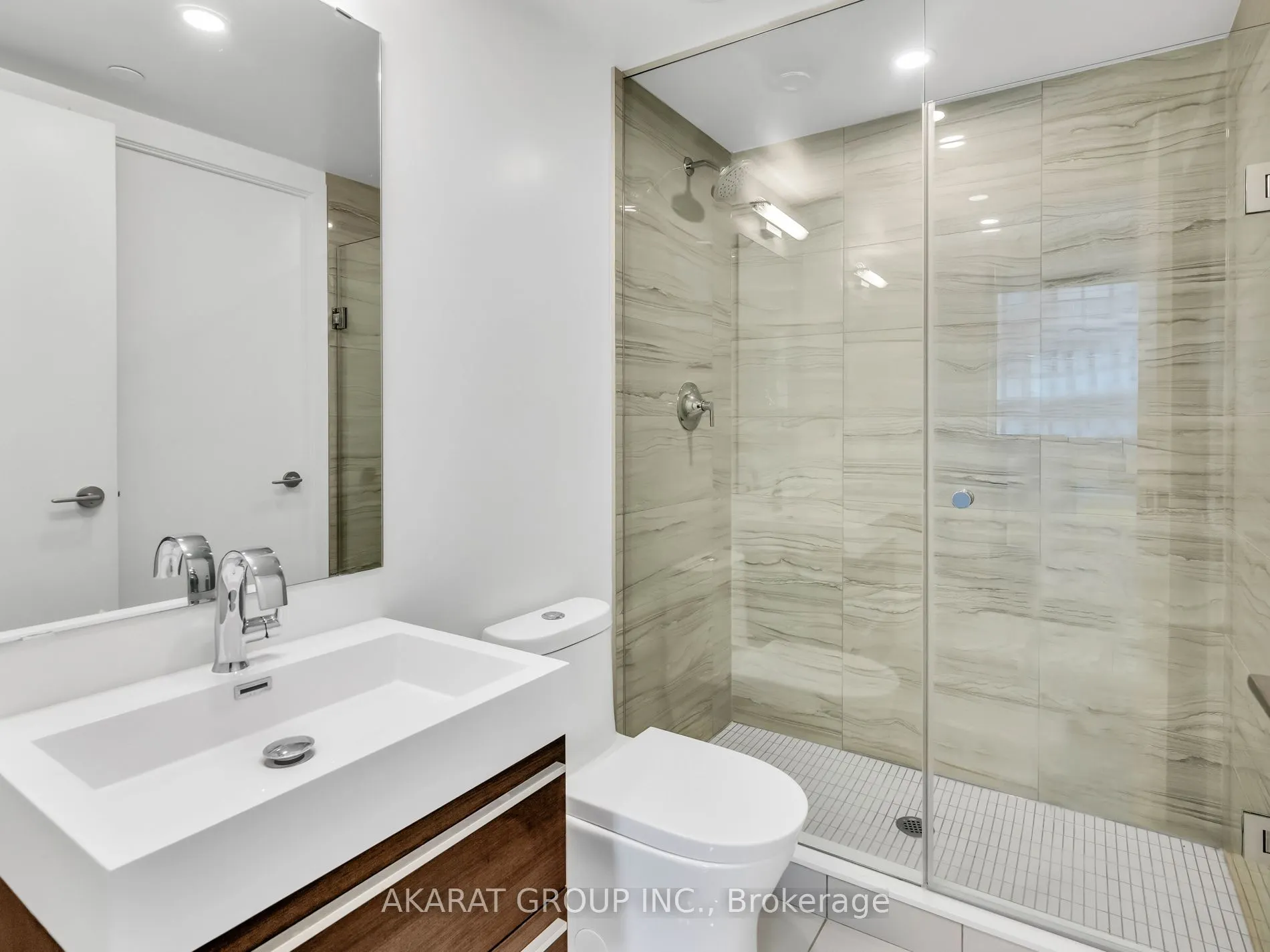 39 Roehampton Avenue, #2706