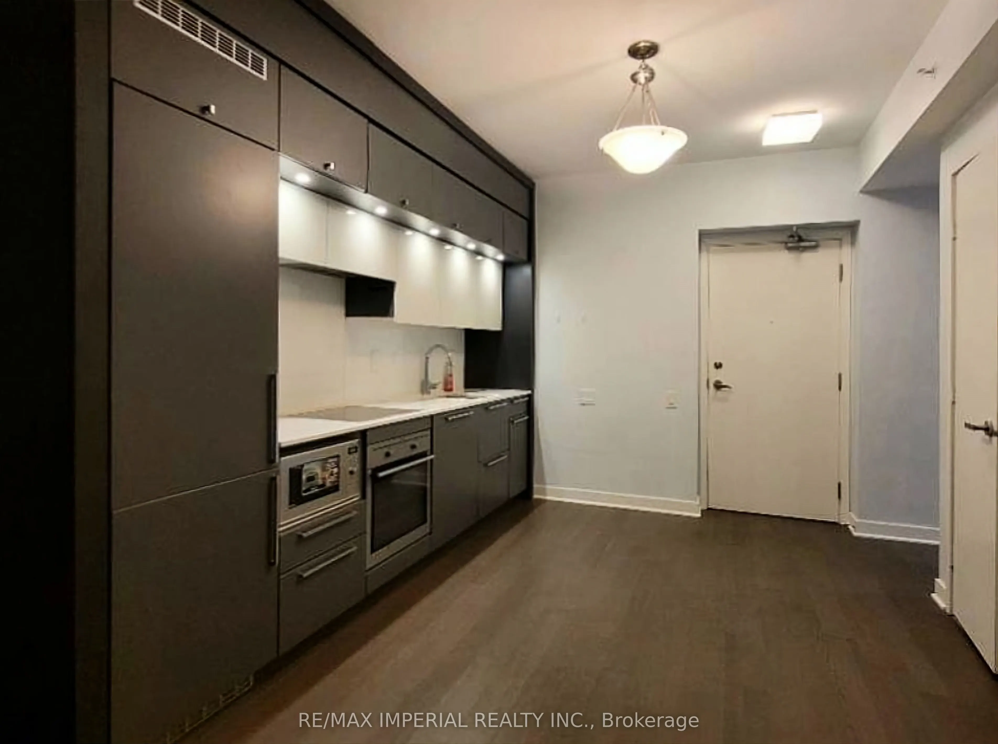 15 Grenville Street, #907