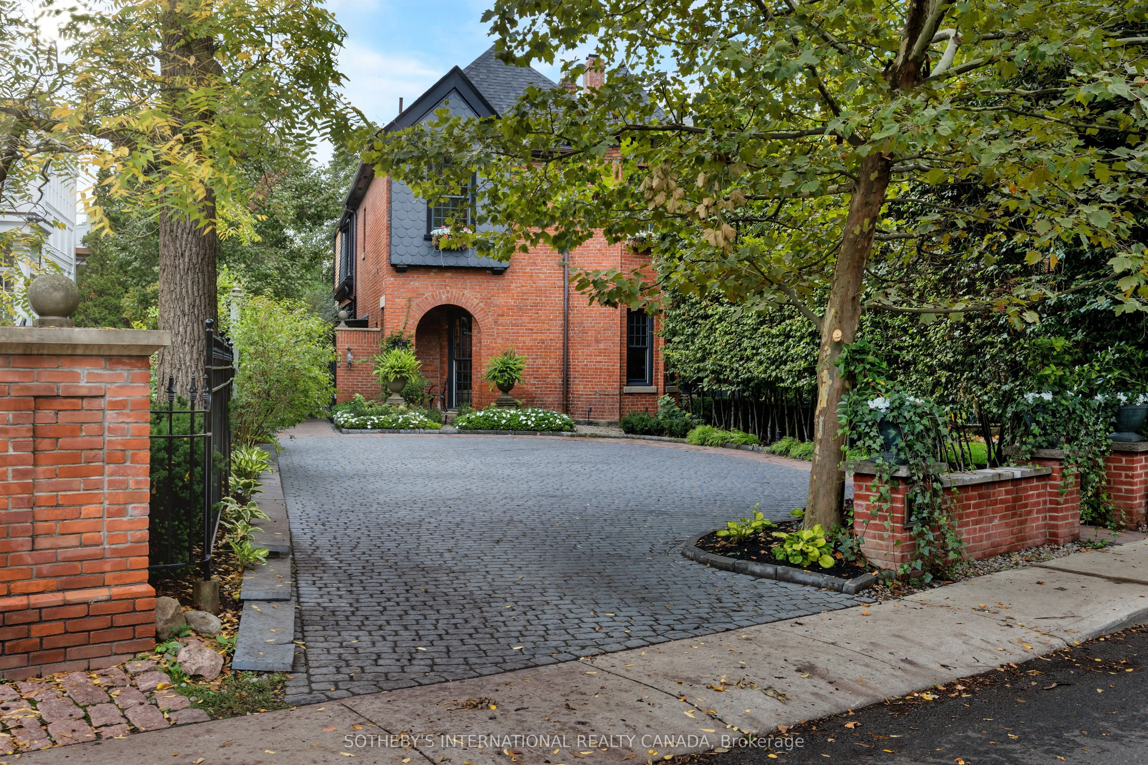 34 South Drive