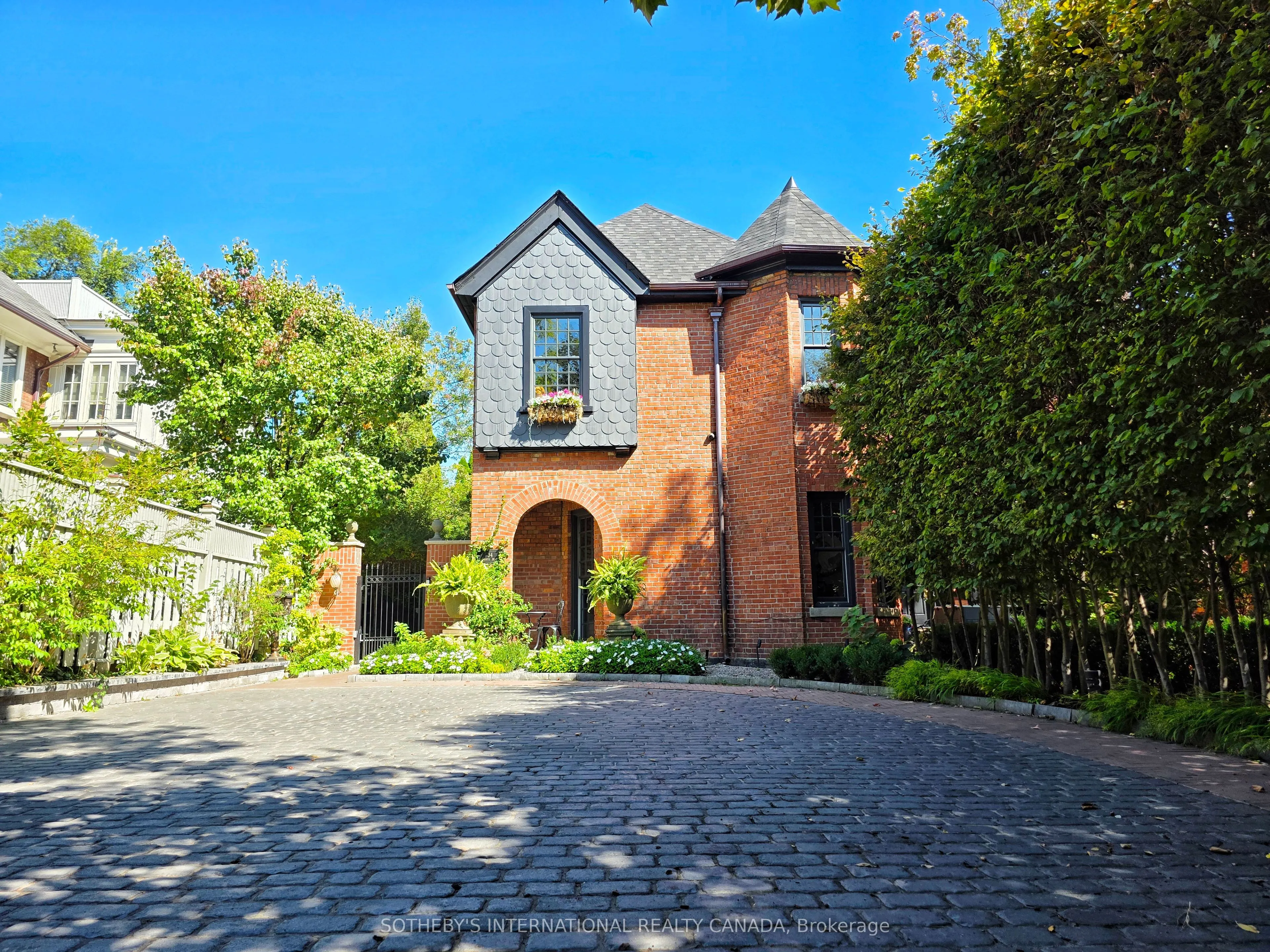 34 South Drive