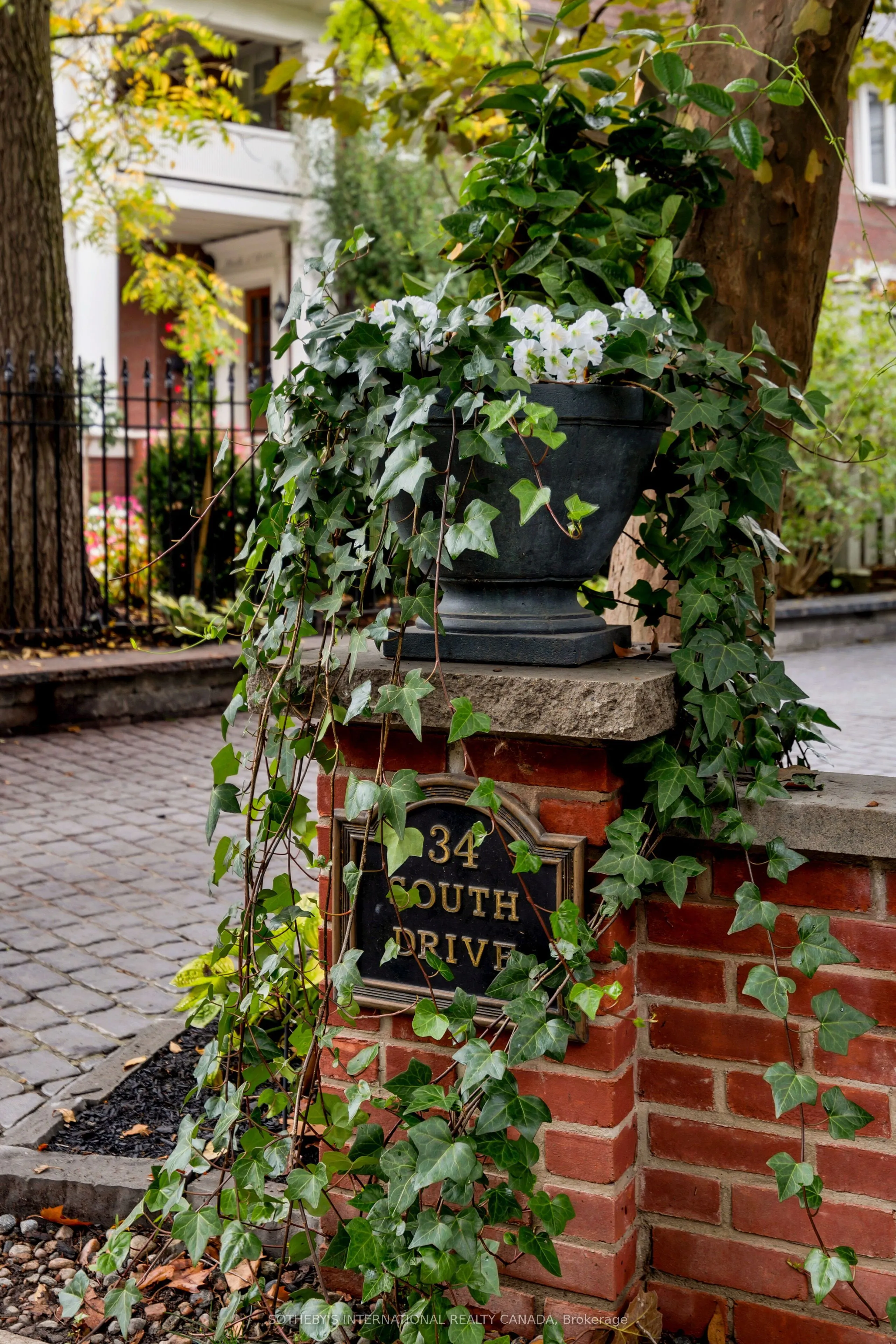 34 South Drive