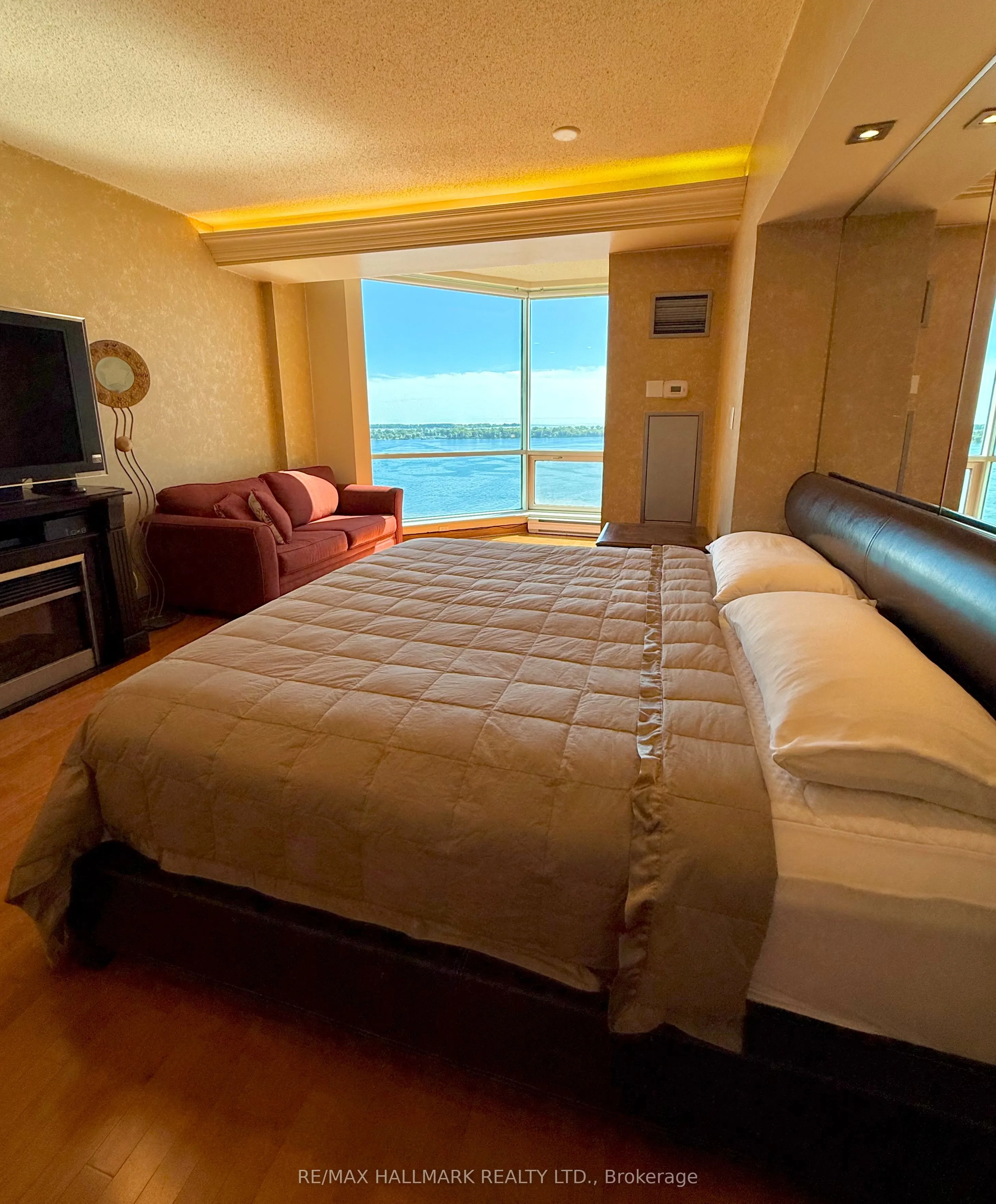 10 Queens Quay W, #PH11