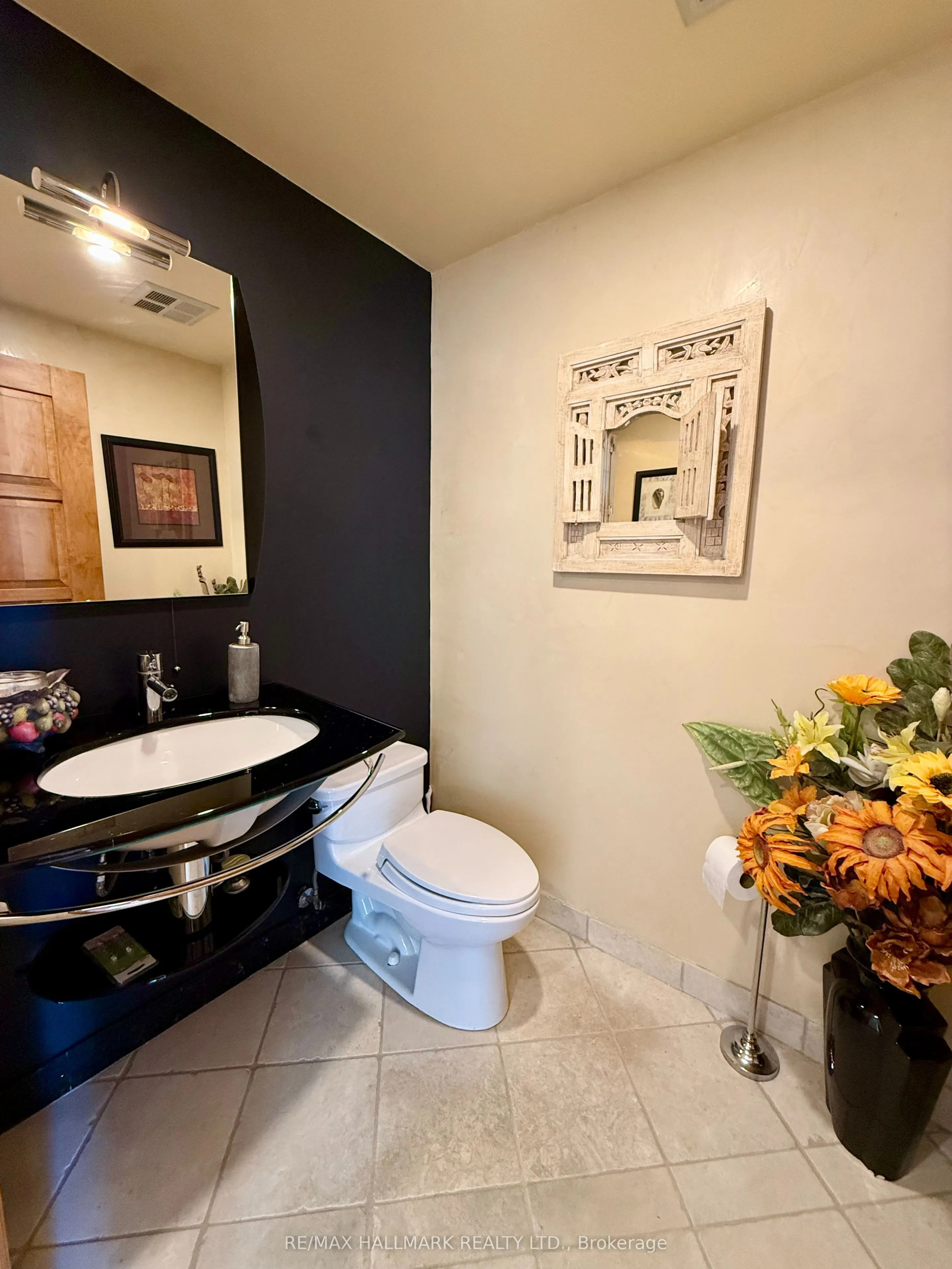 10 Queens Quay W, #PH11