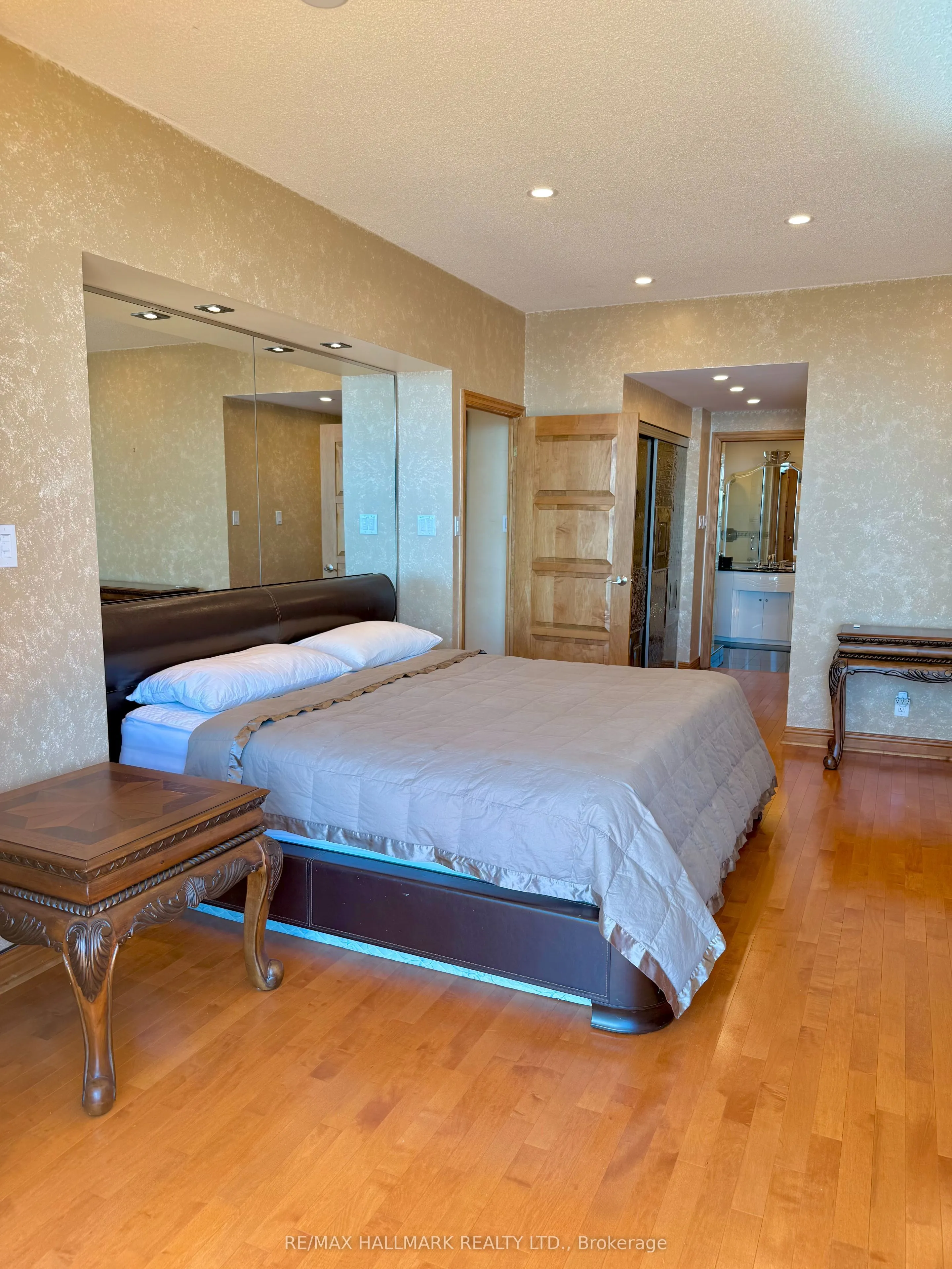 10 Queens Quay W, #PH11
