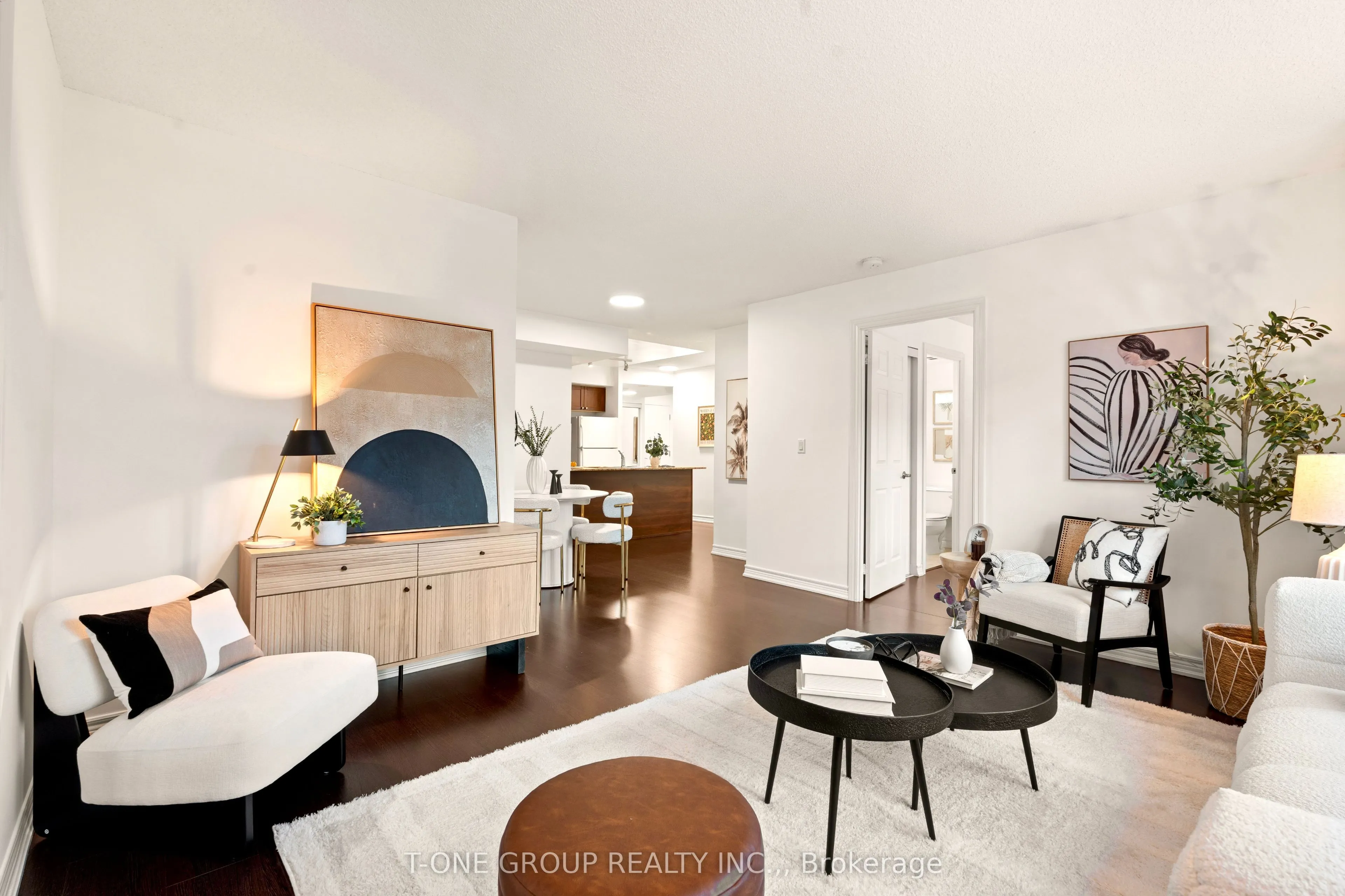 761 Bay Street, #605