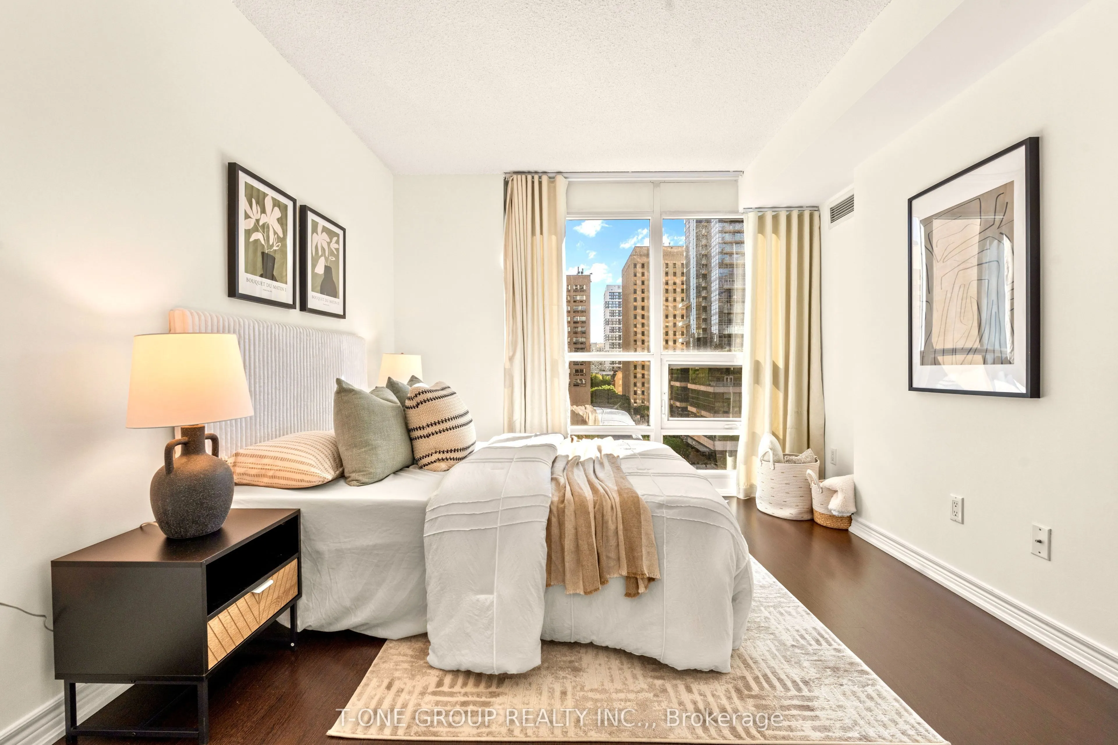 761 Bay Street, #605