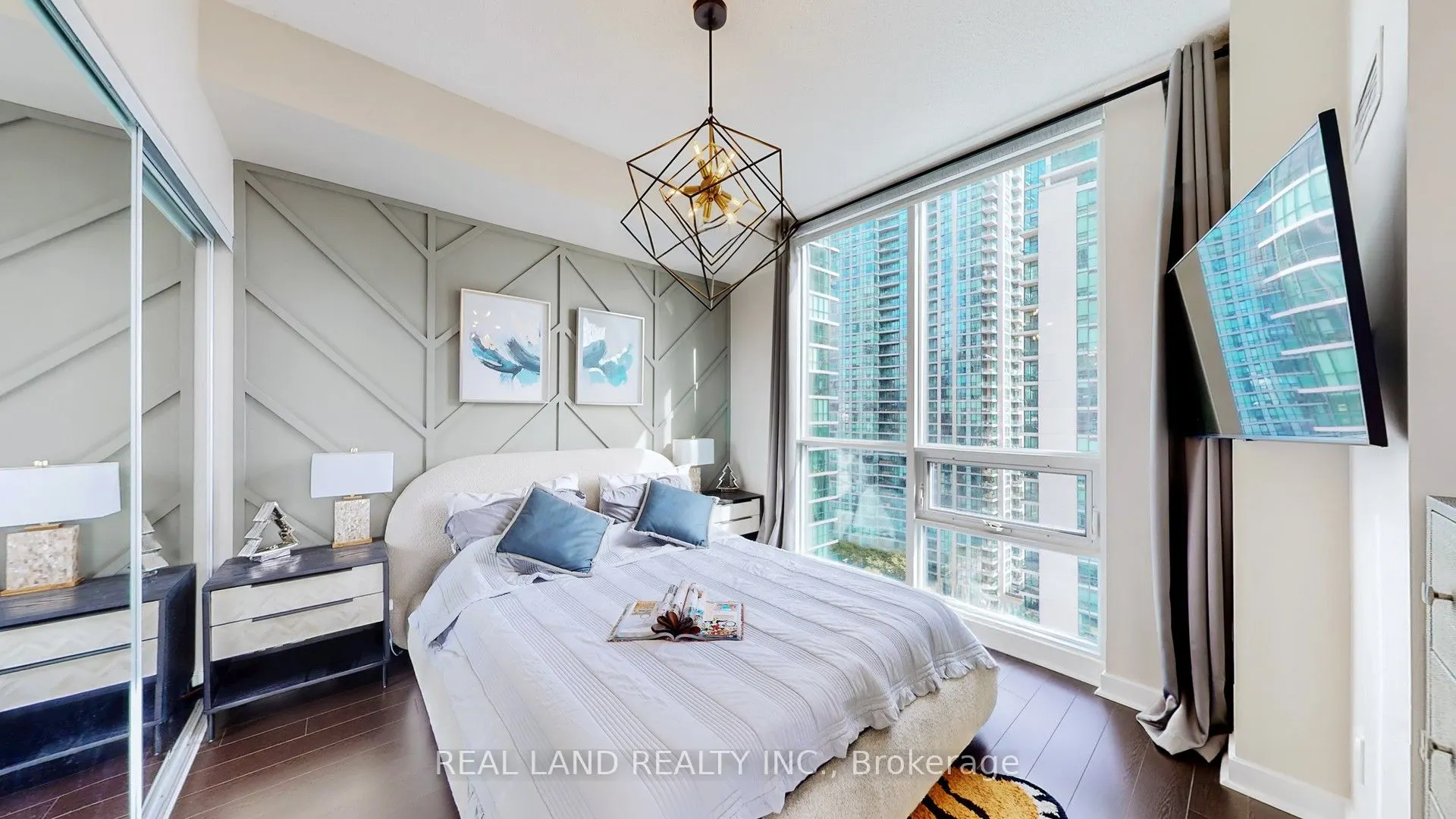 33 Bay Street, #1908