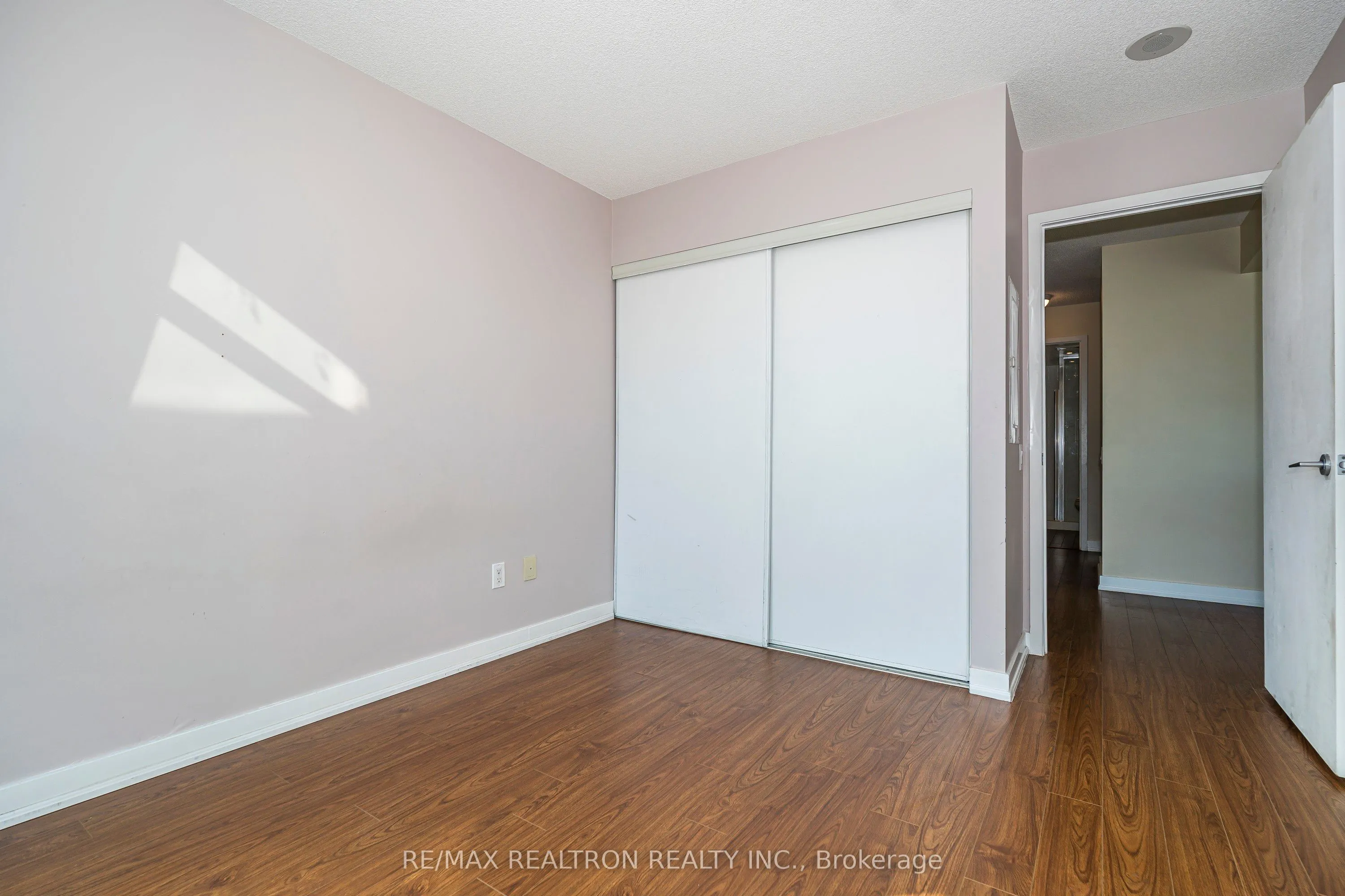 33 Singer Court, #602