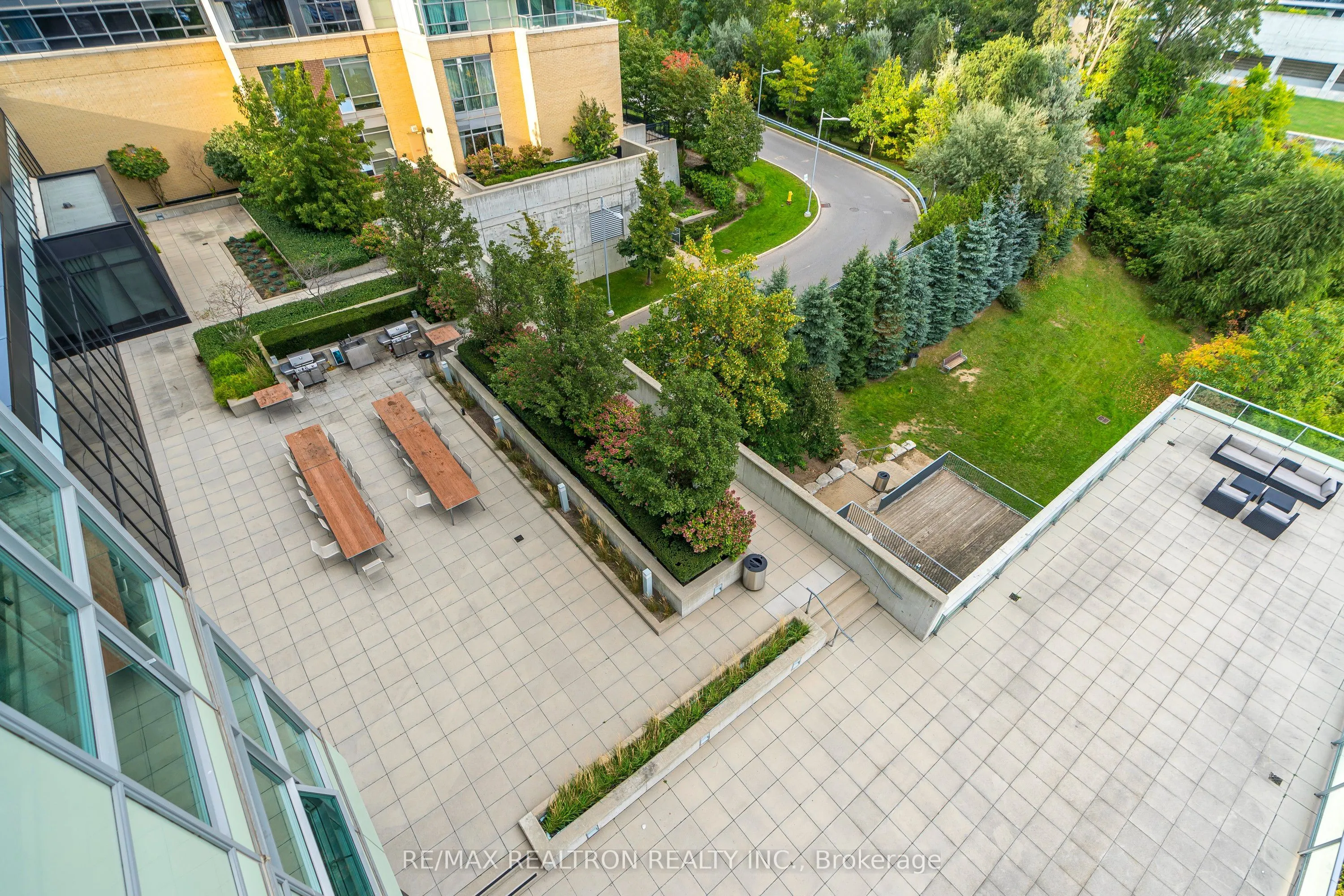 33 Singer Court, #602