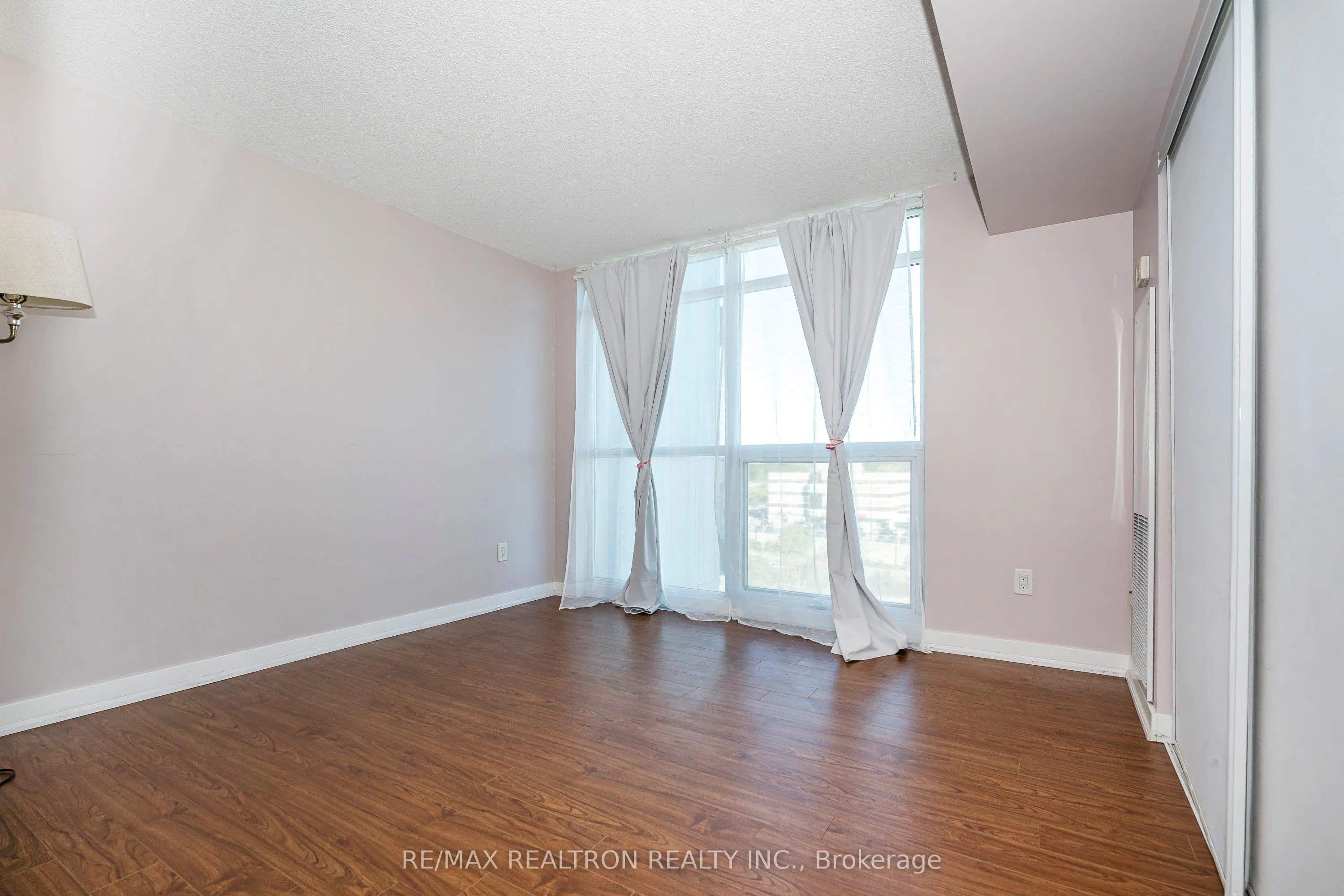 33 Singer Court, #602