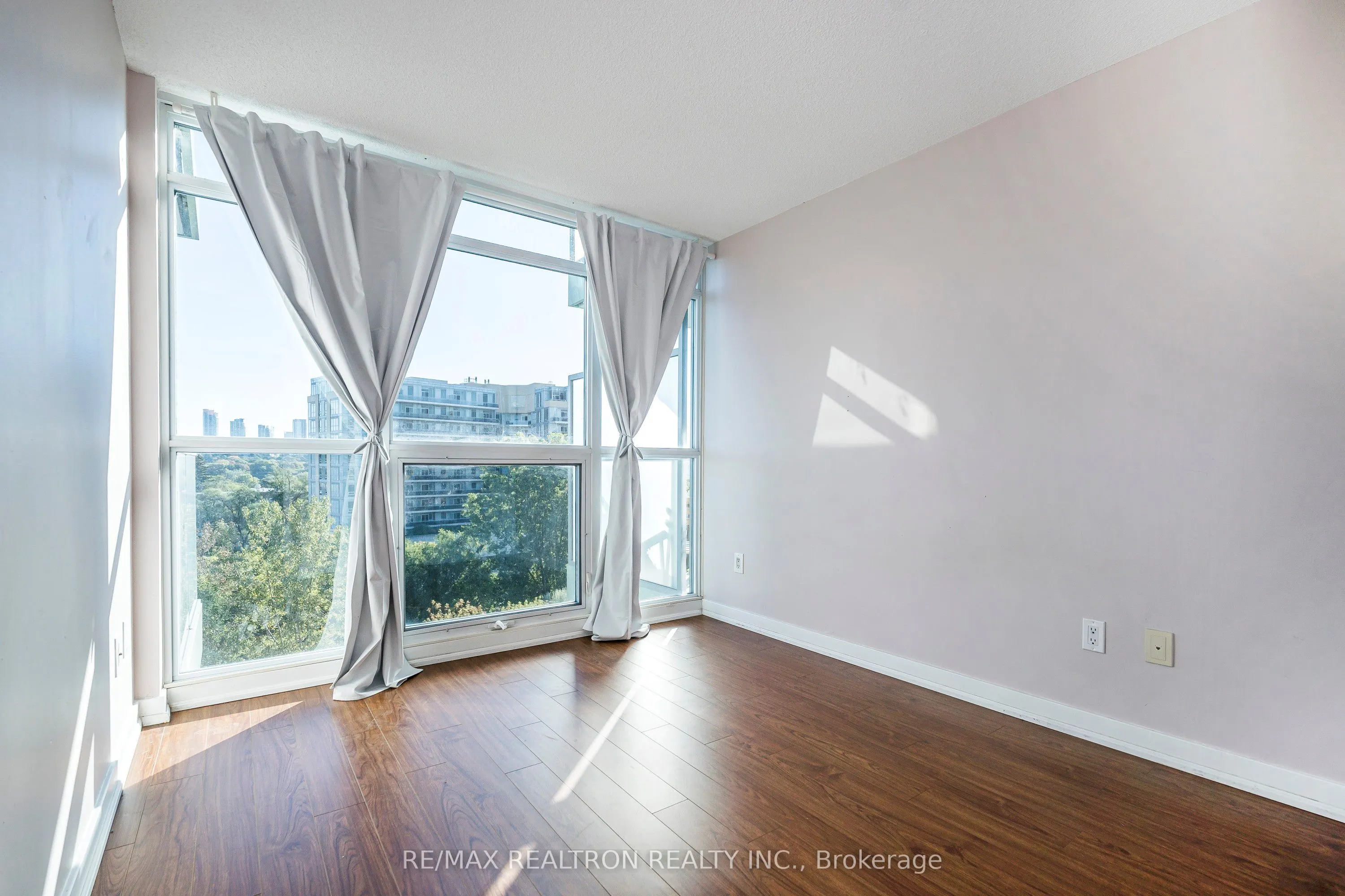 33 Singer Court, #602