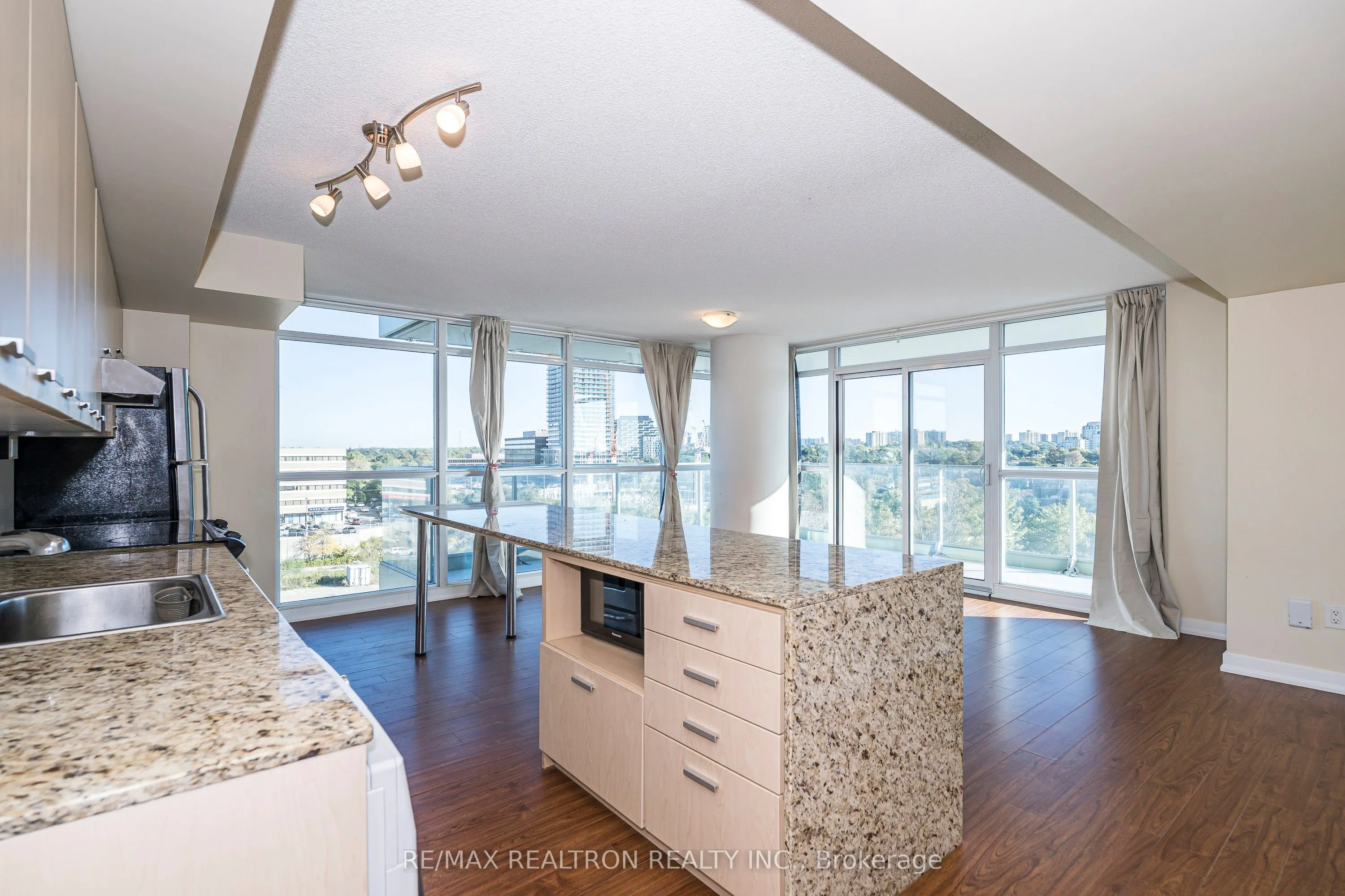 33 Singer Court, #602
