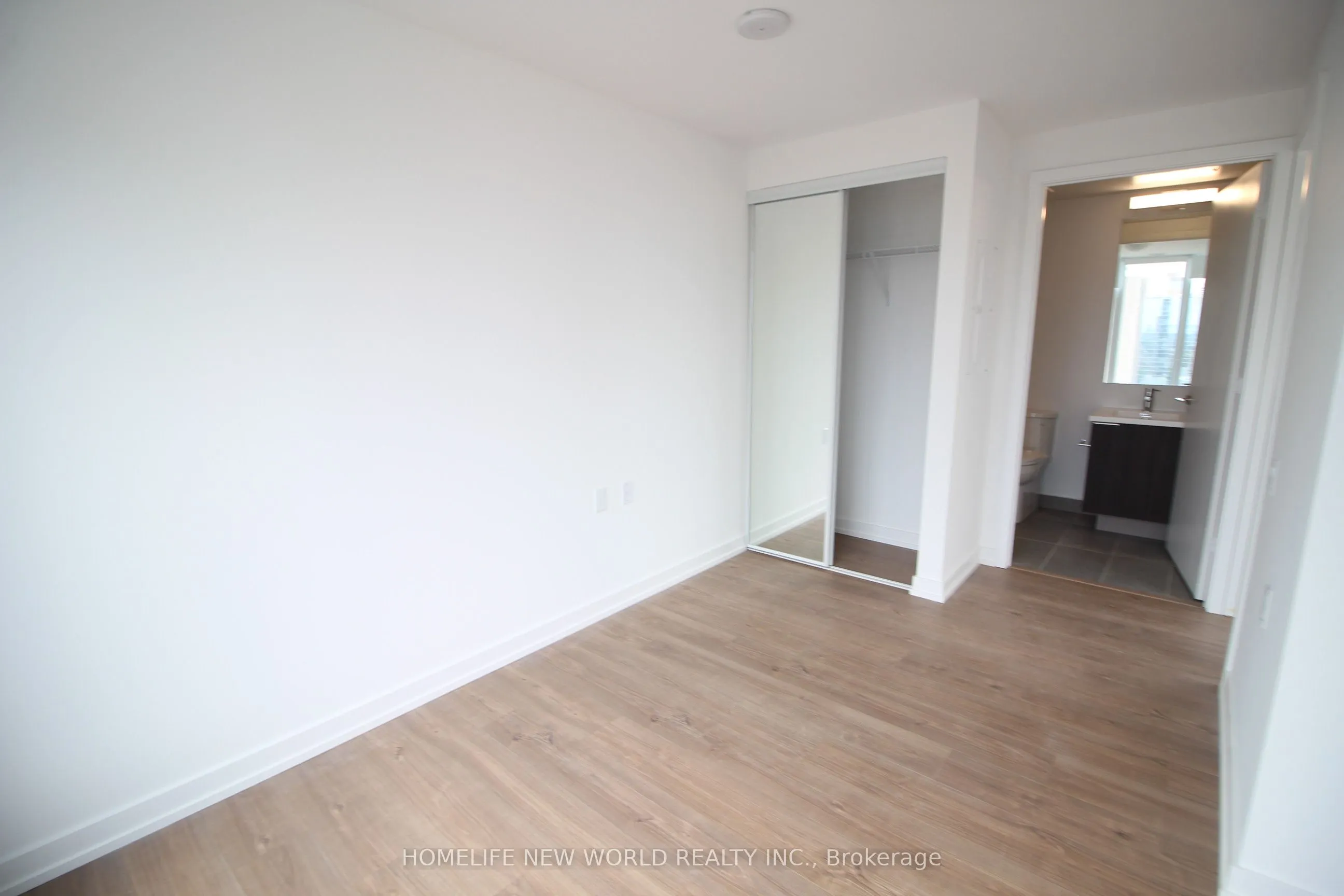 203 College Street, #906