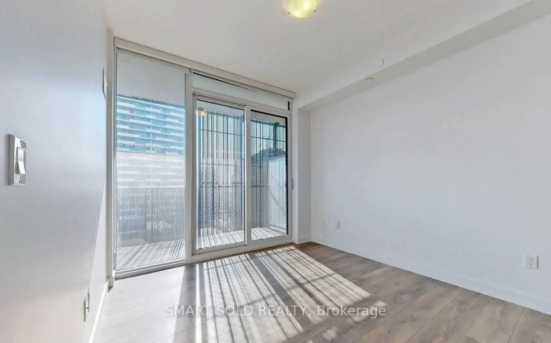 8 Eglinton Avenue E, #1011