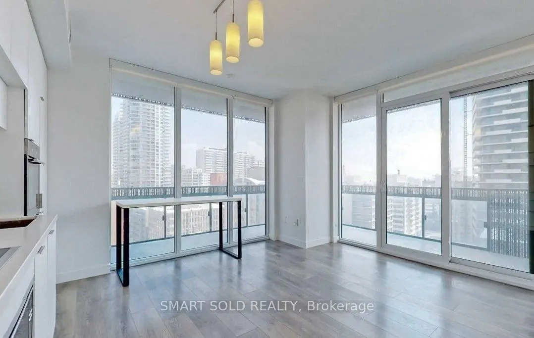 8 Eglinton Avenue E, #1011