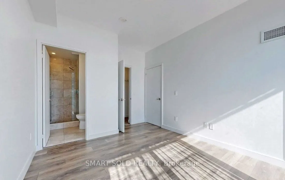 8 Eglinton Avenue E, #1011