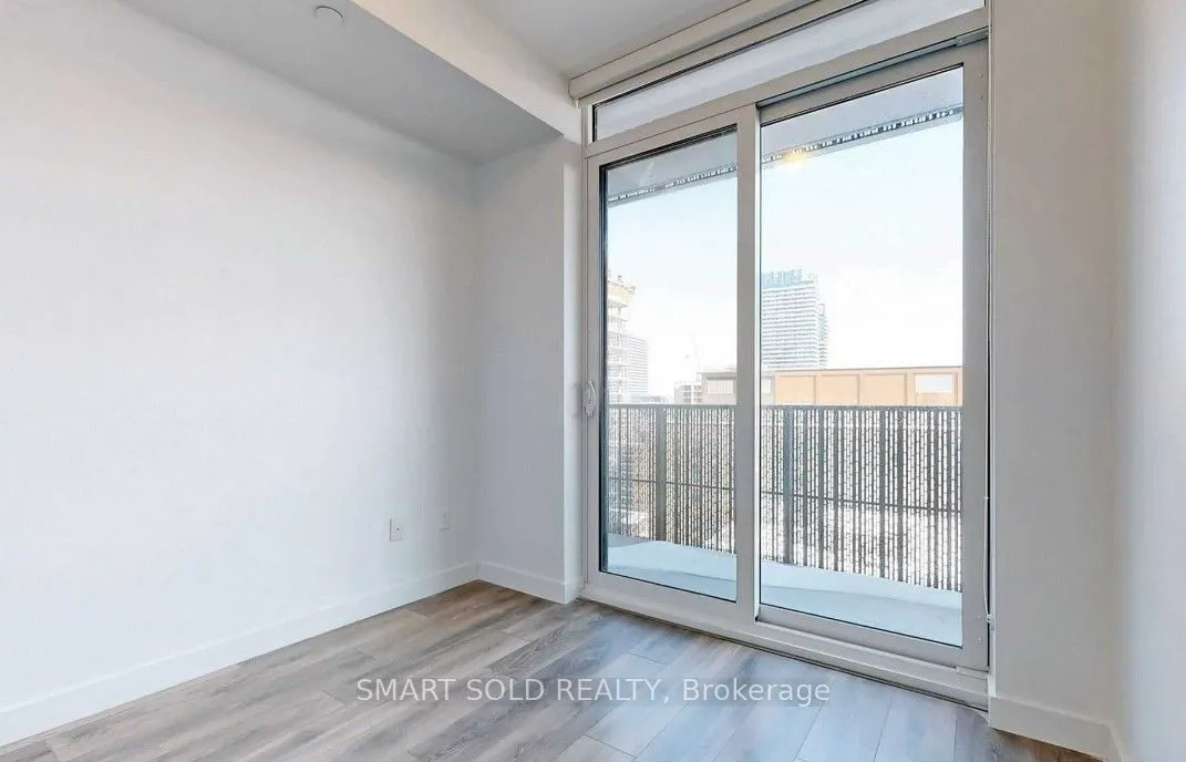 8 Eglinton Avenue E, #1011