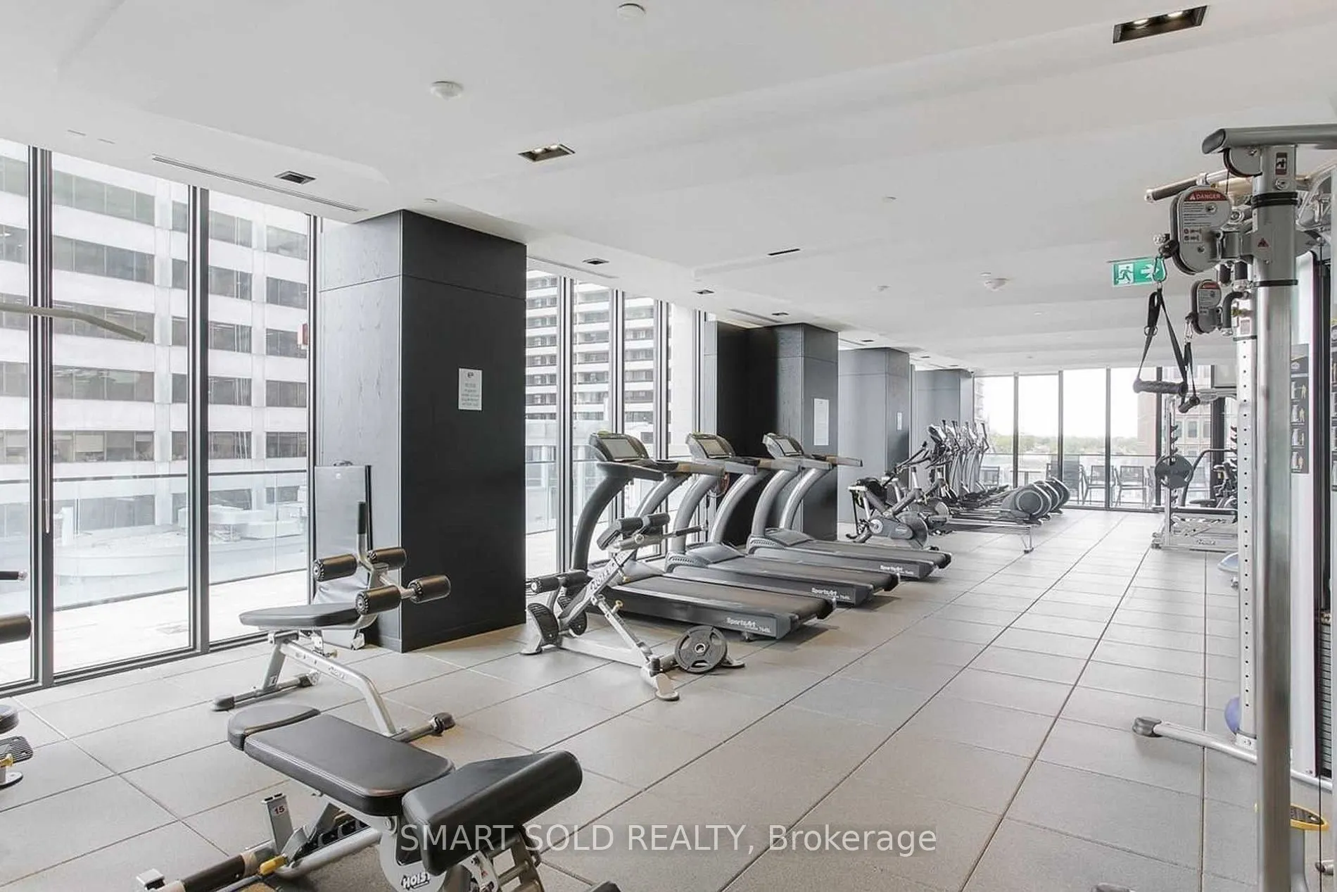 8 Eglinton Avenue E, #1011