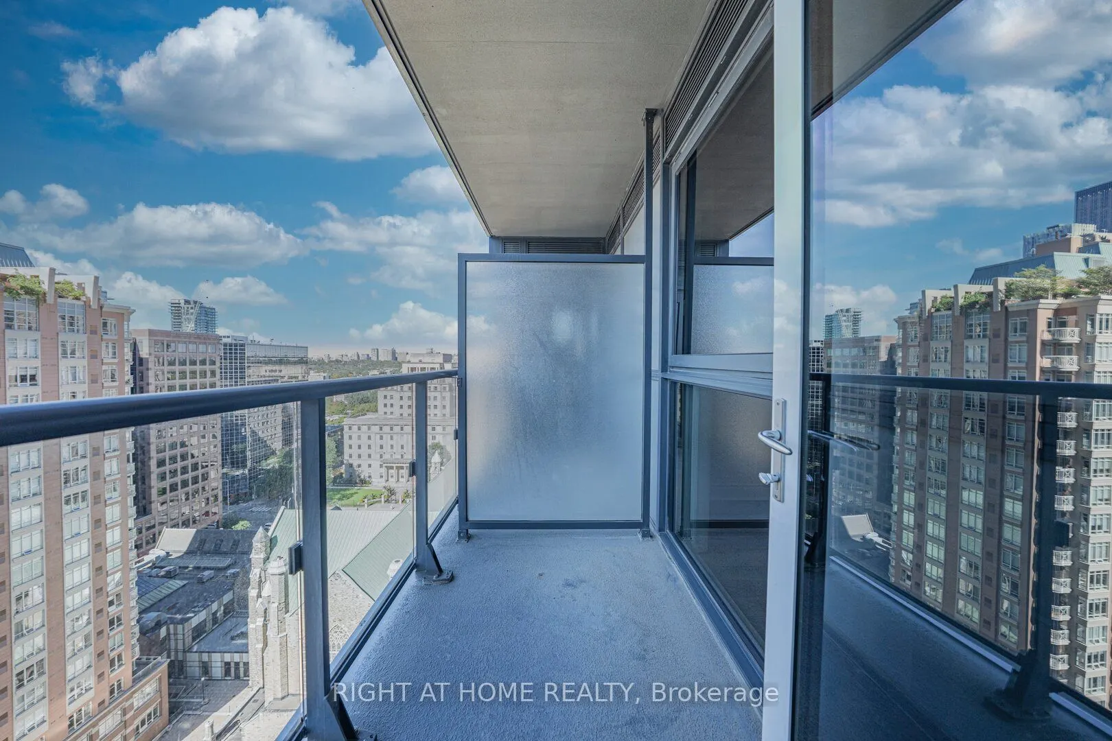 28 Ted Rogers Way, #2104