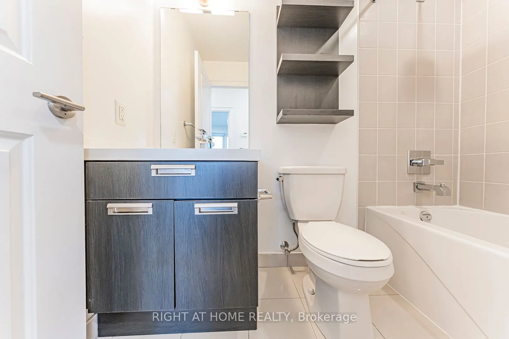 28 Ted Rogers Way, #2104