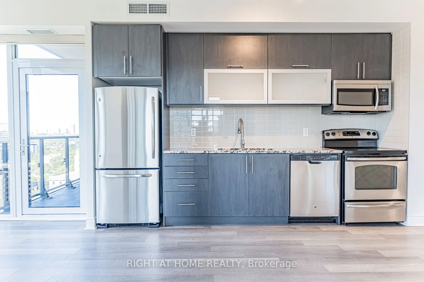 28 Ted Rogers Way, #2104