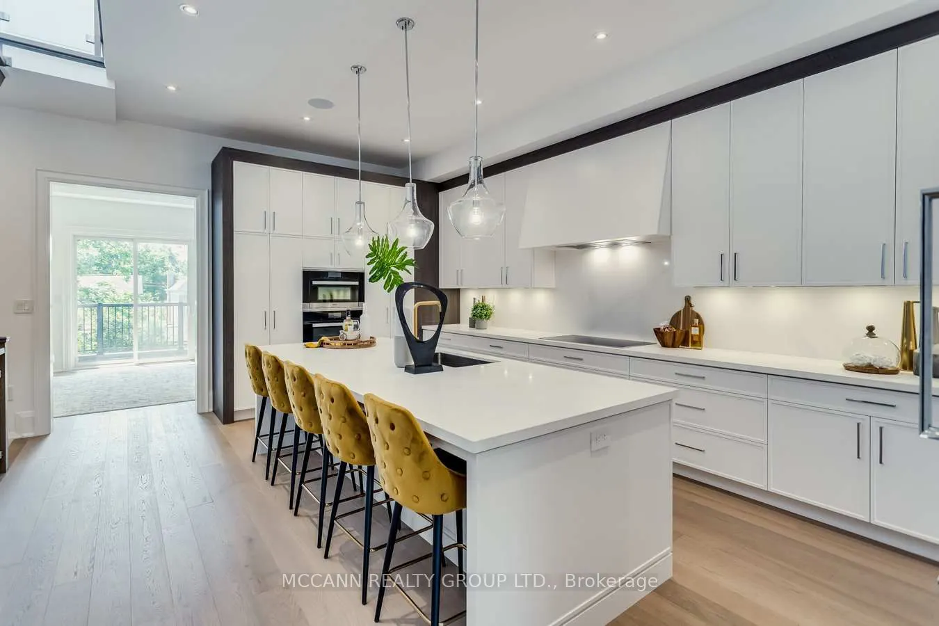 125 Glengrove Avenue W
