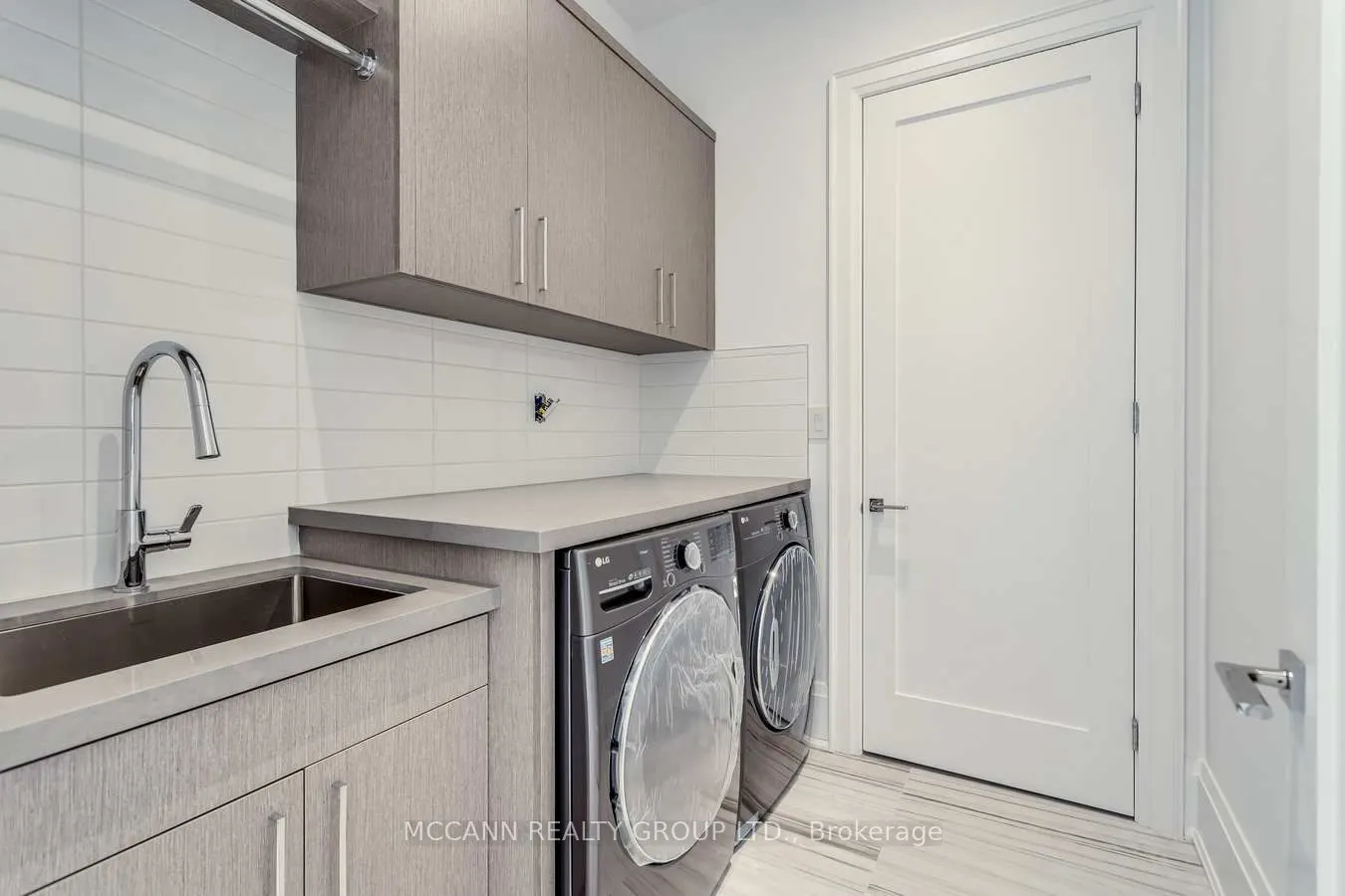 125 Glengrove Avenue W
