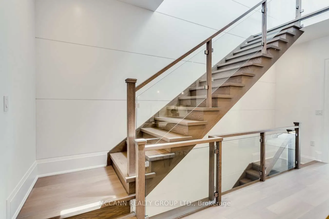 125 Glengrove Avenue W