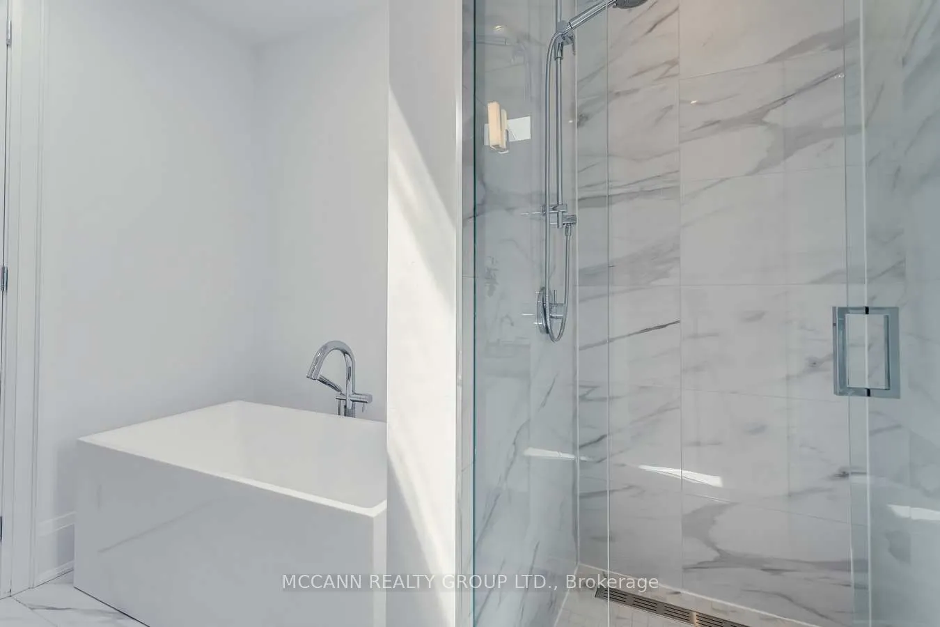 125 Glengrove Avenue W