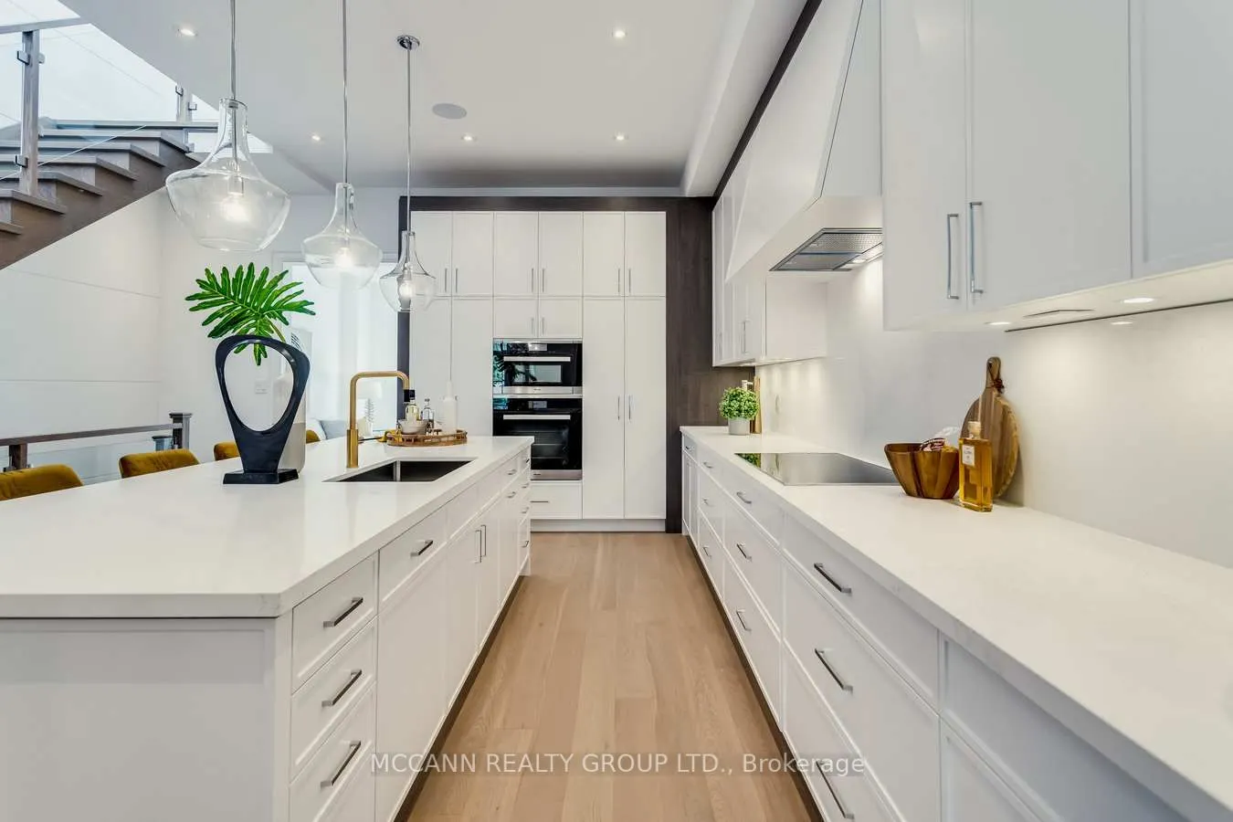 125 Glengrove Avenue W