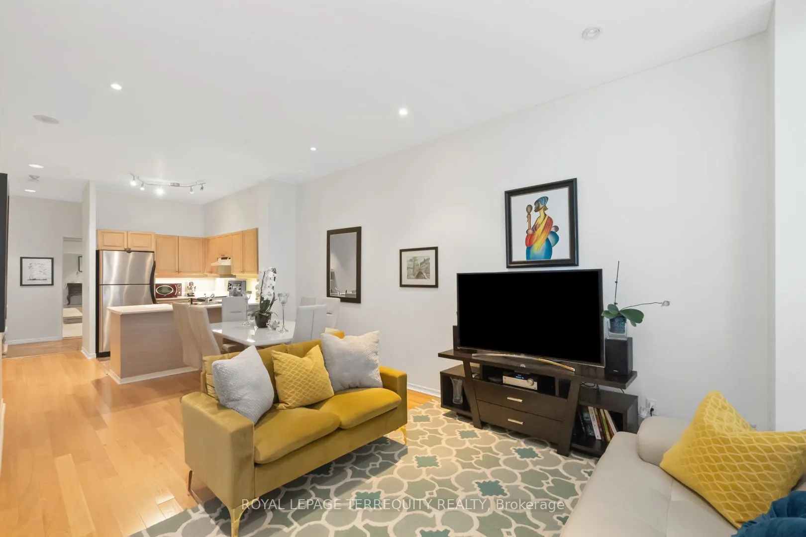 7 King Street E, #2215