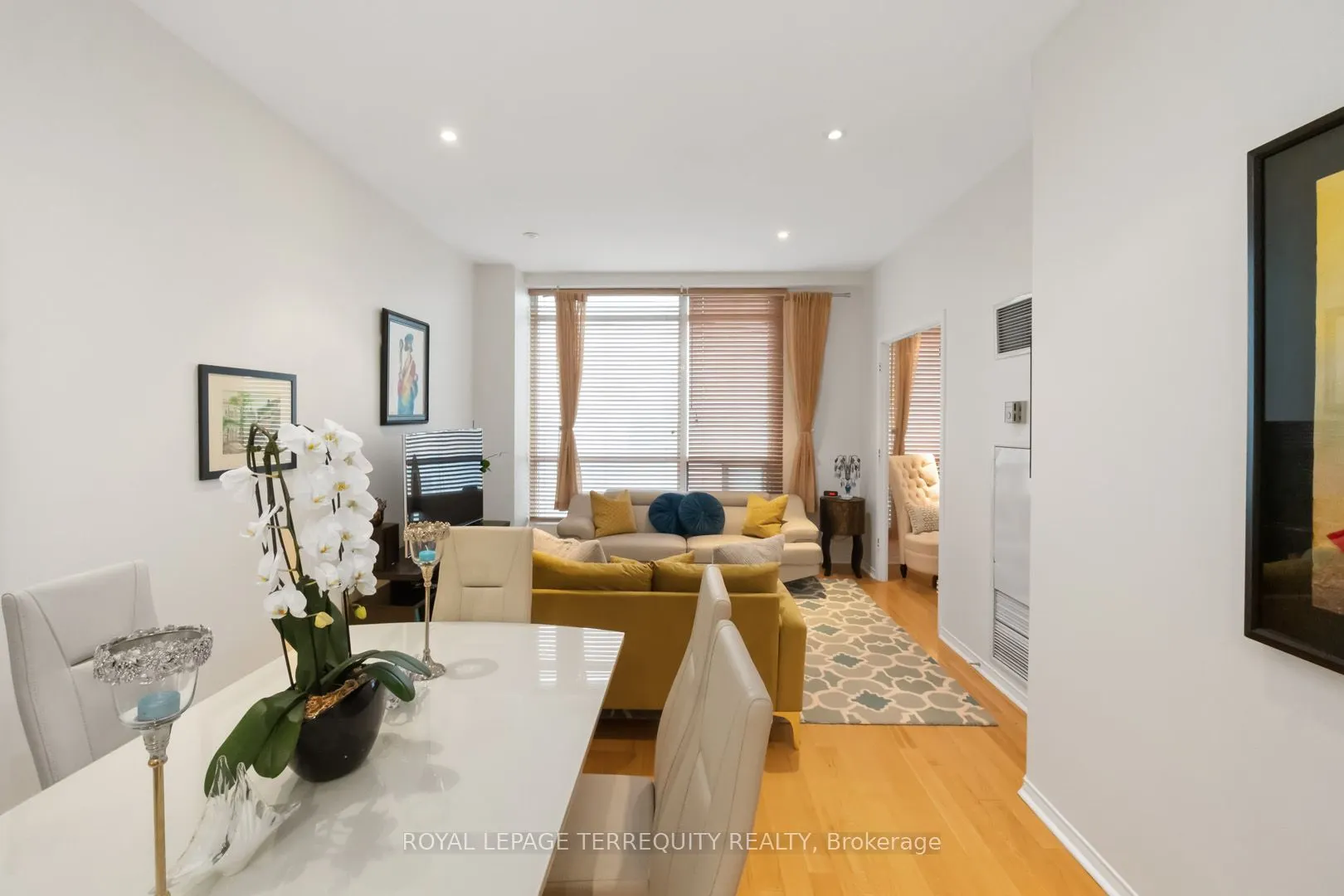7 King Street E, #2215