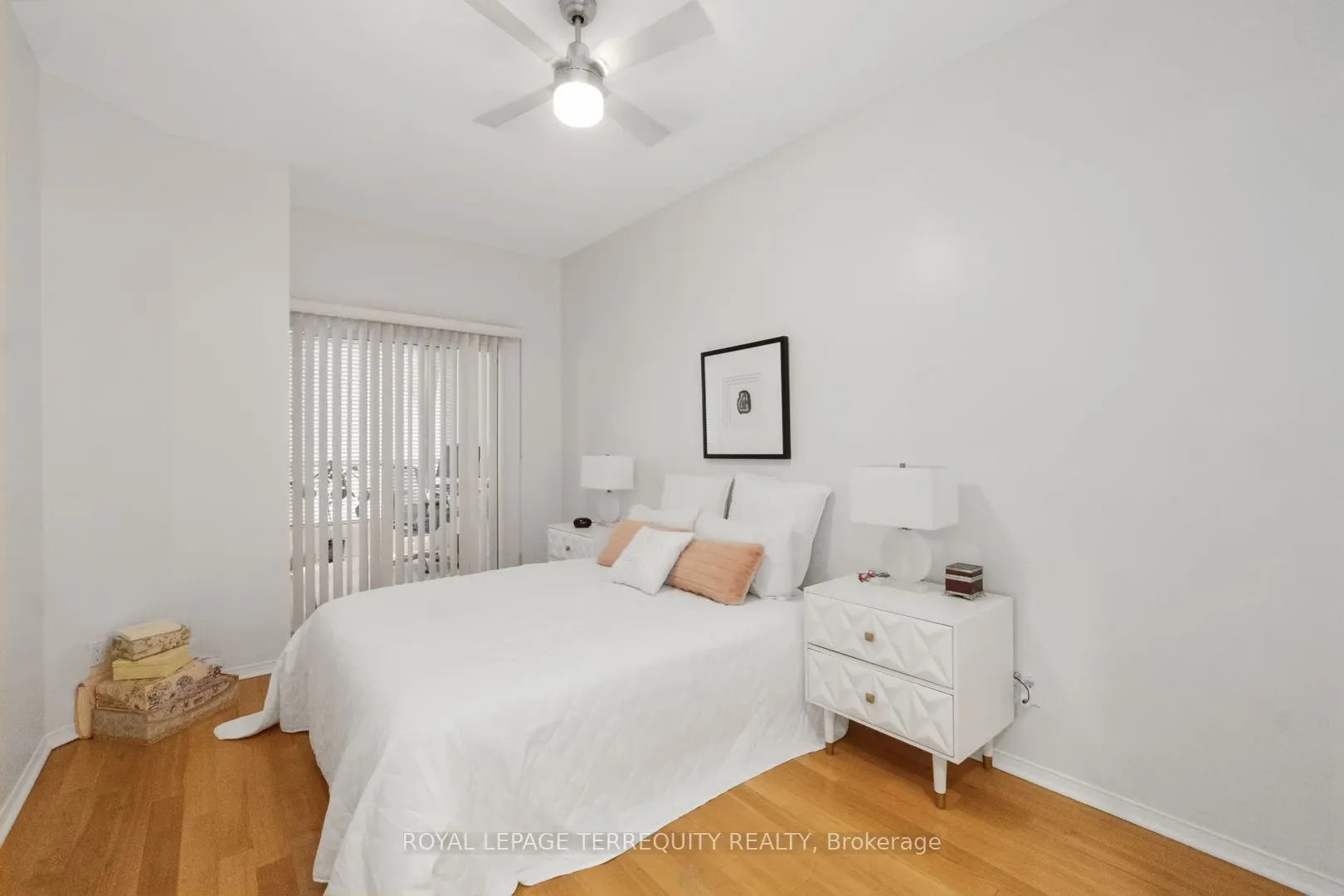 7 King Street E, #2215