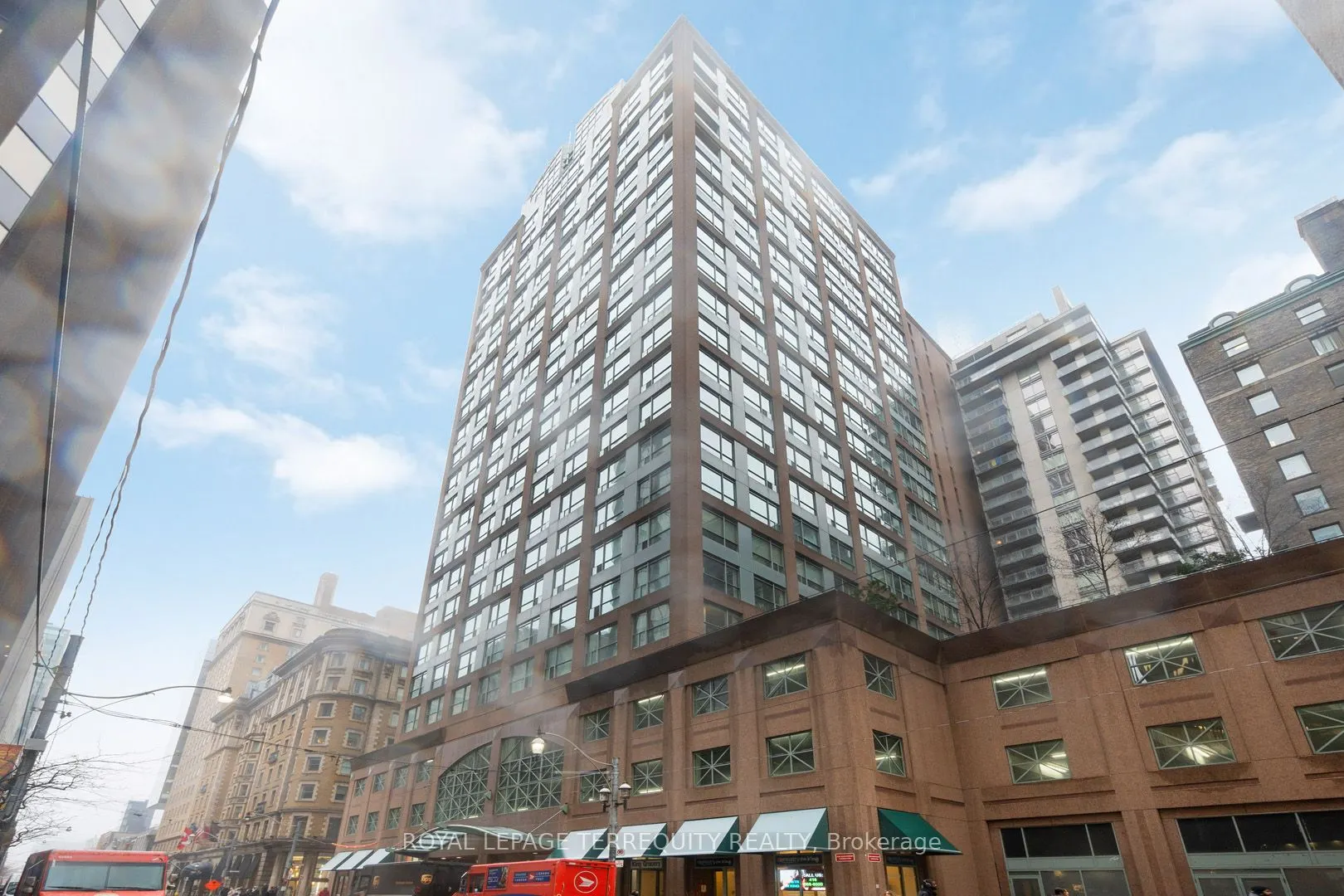 7 King Street E, #2215