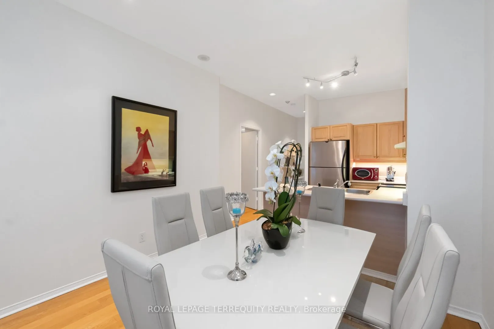 7 King Street E, #2215