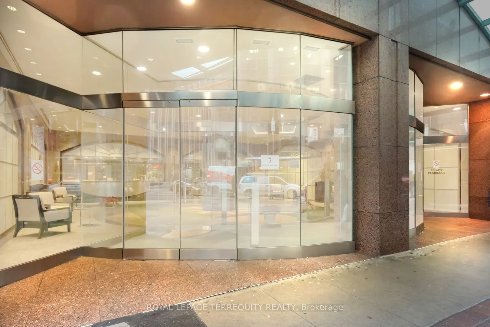 7 King Street E, #2215