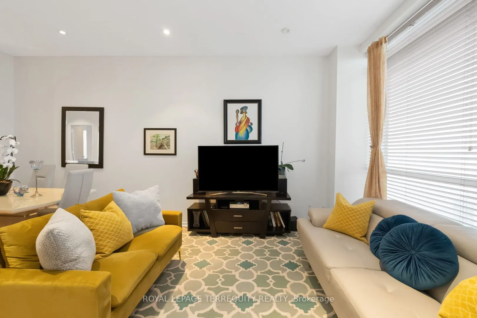 7 King Street E, #2215