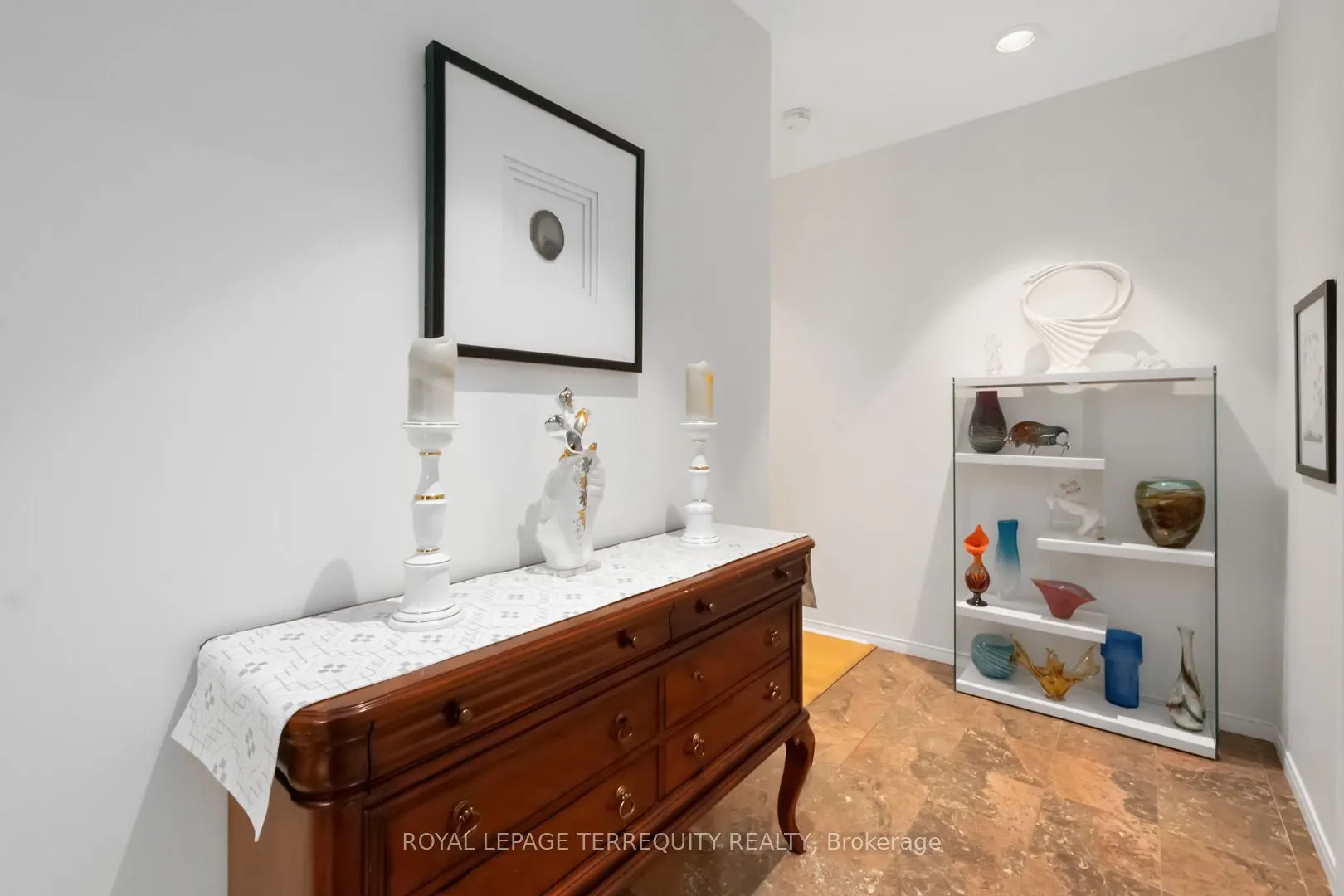 7 King Street E, #2215