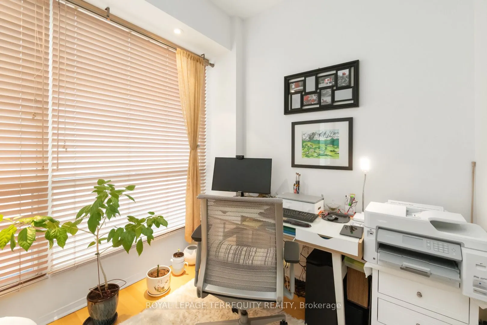 7 King Street E, #2215