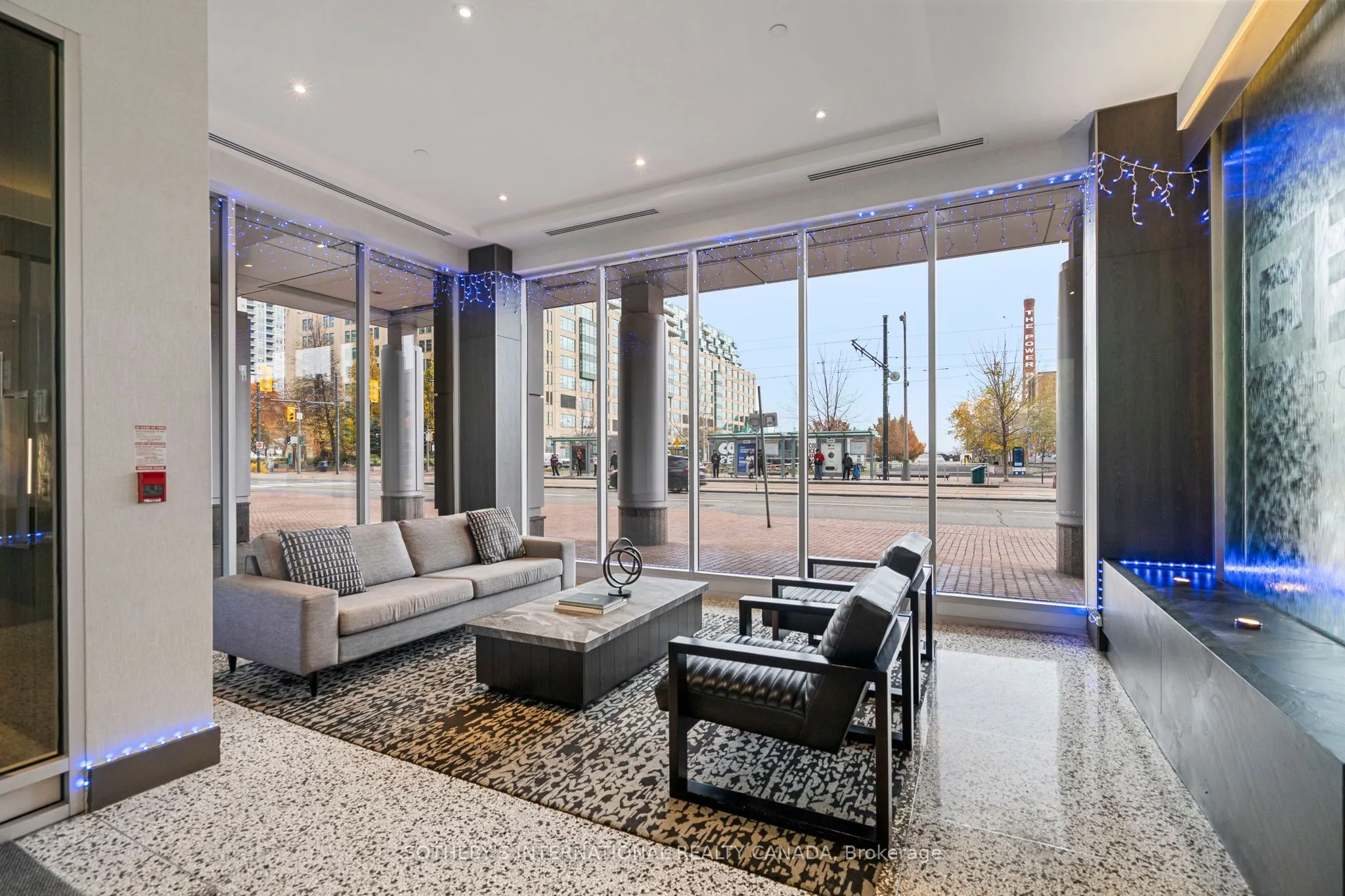 218 Queens Quay, #2202